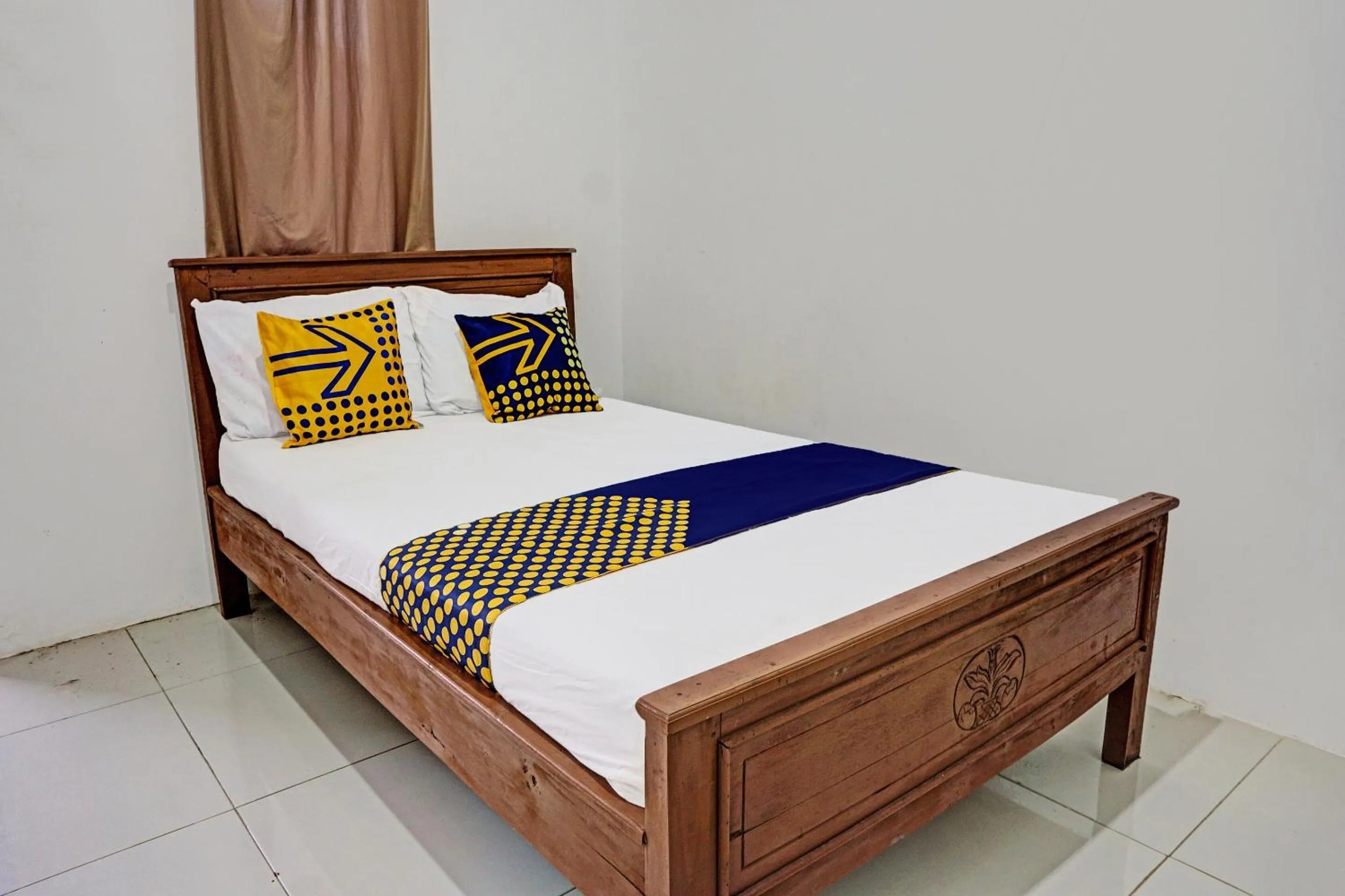 Bedroom, Bed in OYO 92183 Komang Resort Klayar