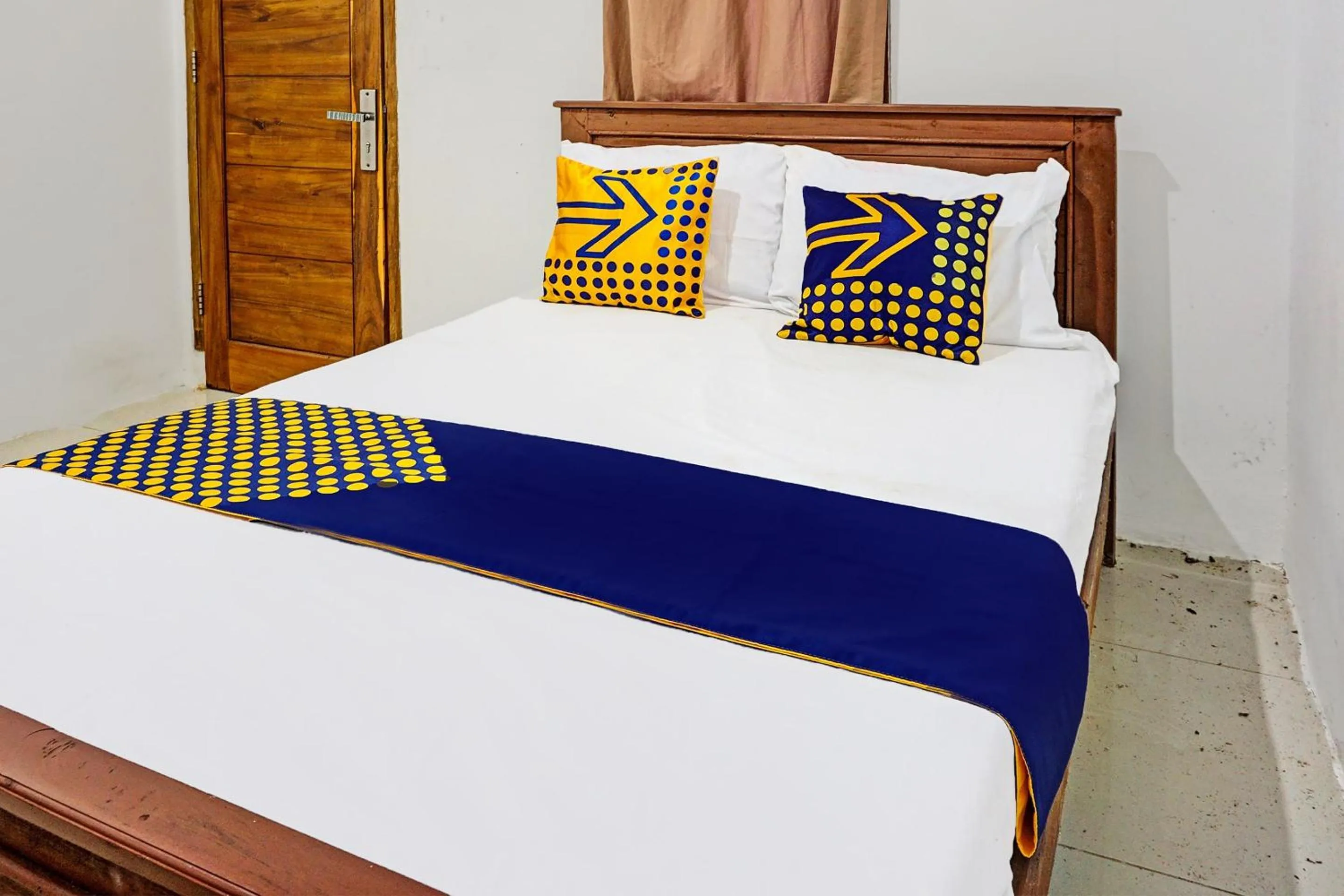 Bedroom, Bed in OYO 92183 Komang Resort Klayar