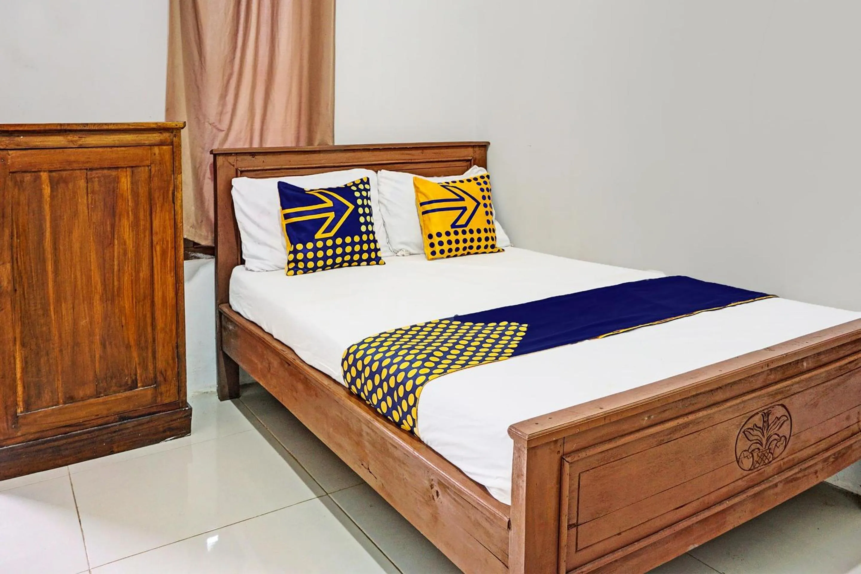 Bedroom, Bed in OYO 92183 Komang Resort Klayar