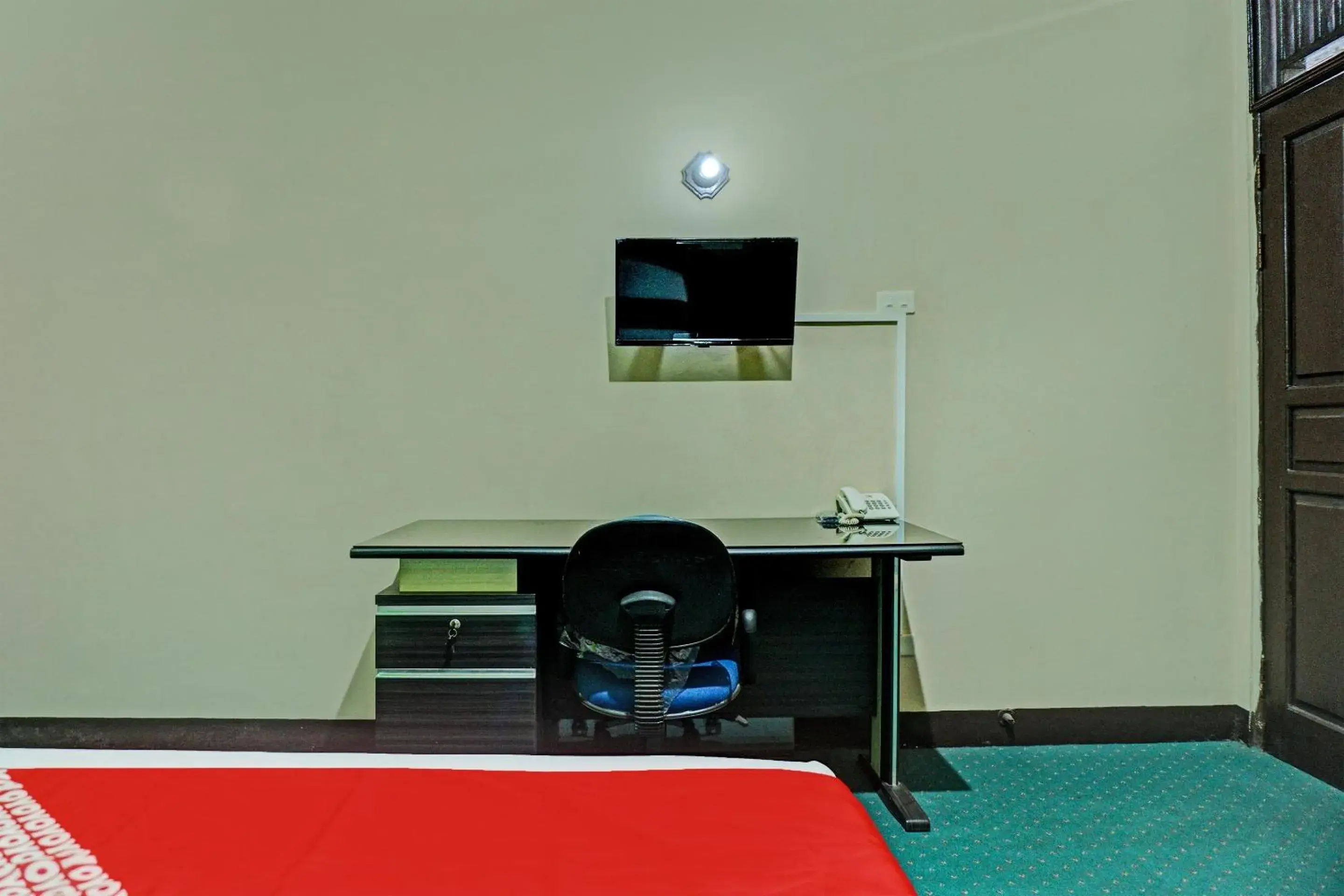 Bedroom in Hotel O Wisma Inayah Syariah Bedroom in Hotel O Wisma Inayah Syariah