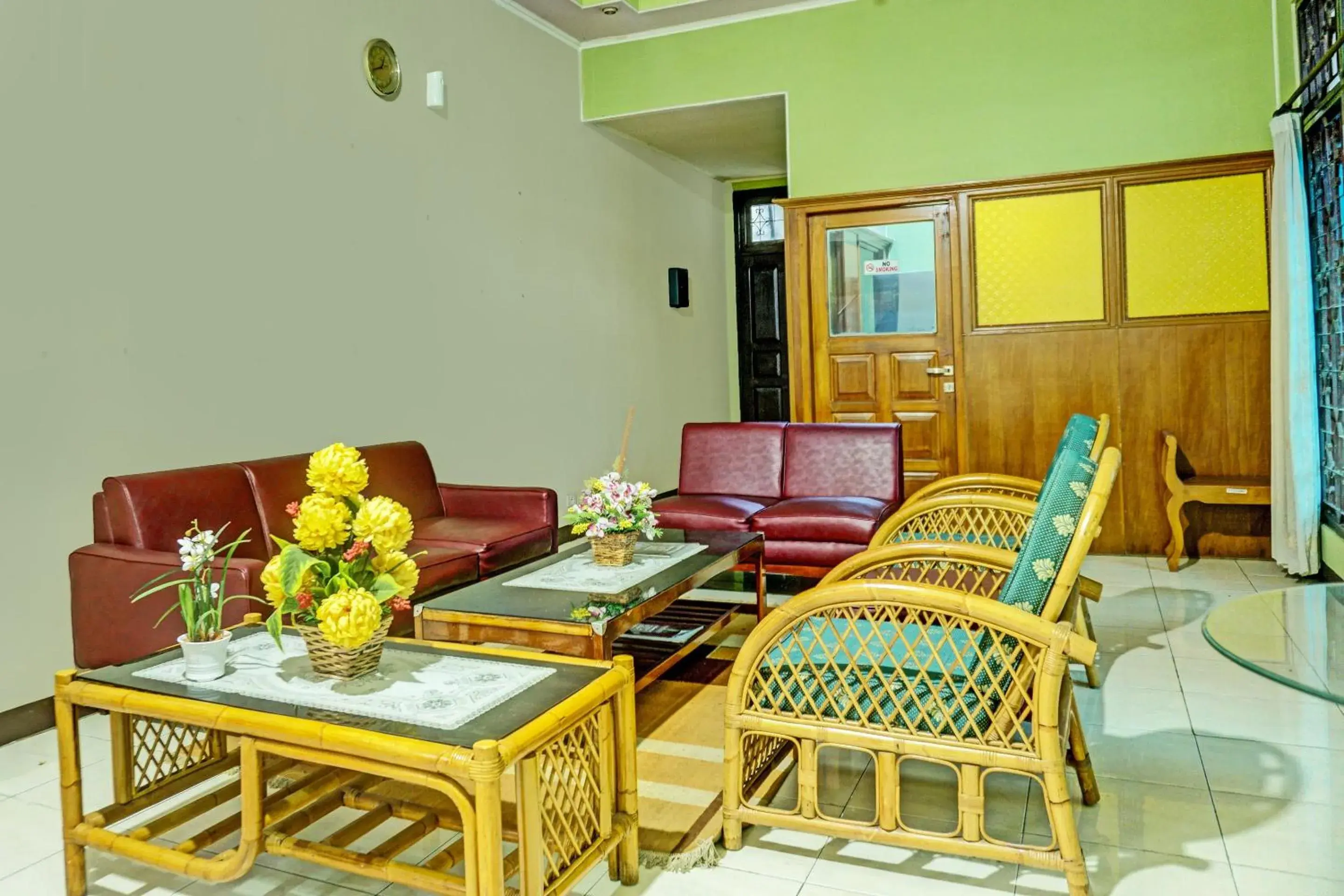 Lobby or reception in Hotel O Wisma Inayah Syariah Lobby or reception in Hotel O Wisma Inayah Syariah