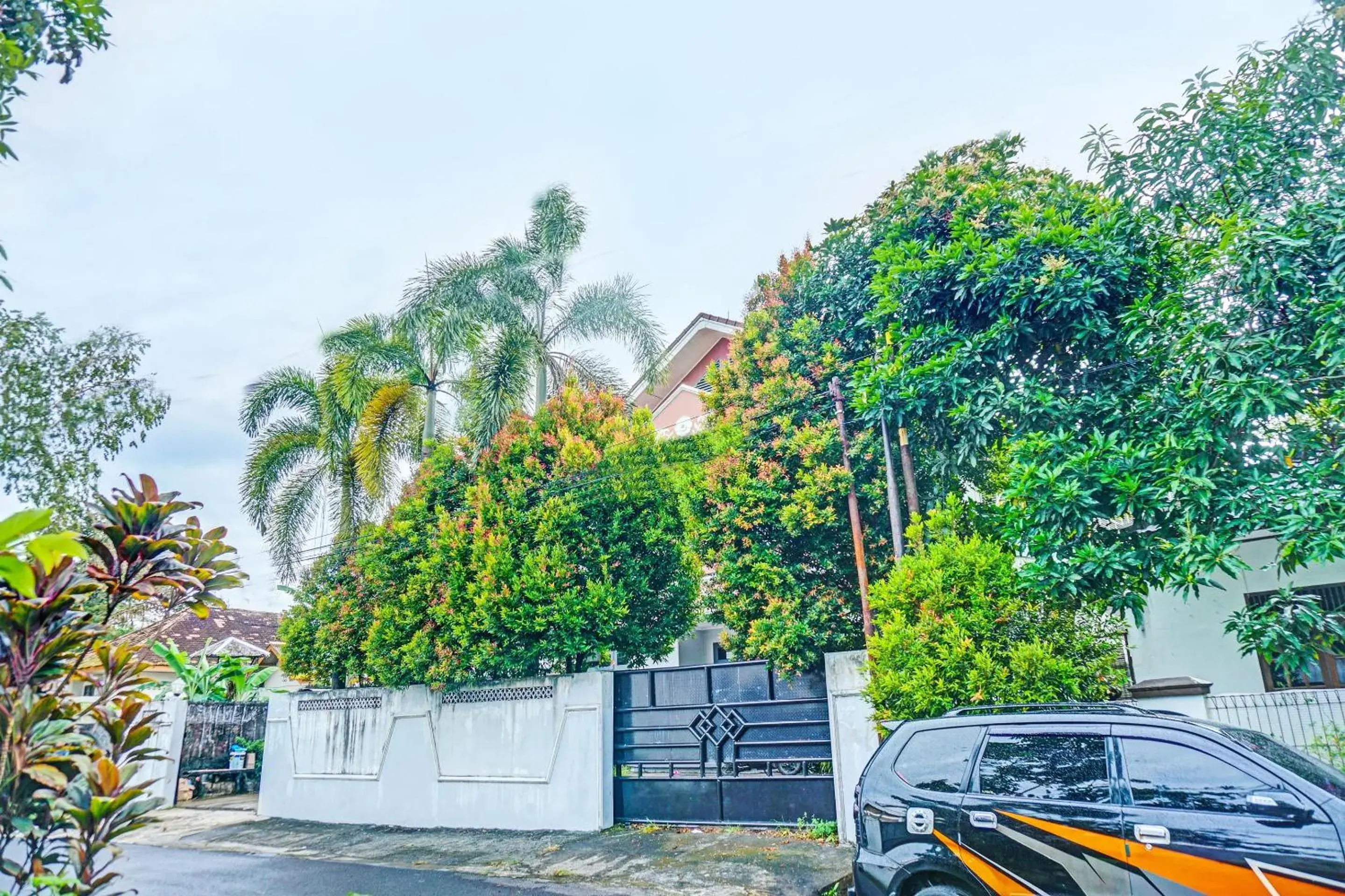 Facade/entrance in Hotel O Wisma Inayah Syariah Facade/entrance in Hotel O Wisma Inayah Syariah