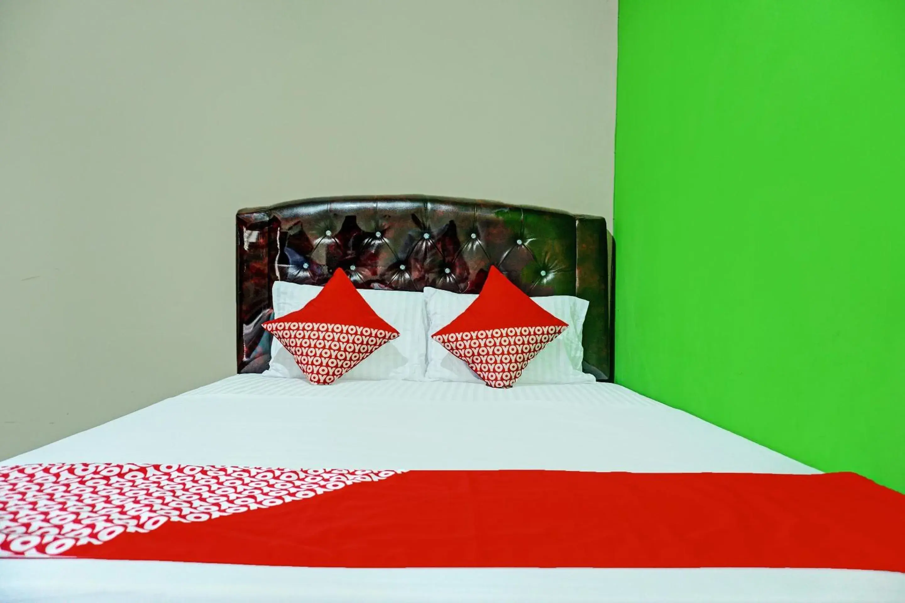 Bedroom, Bed in Hotel O Wisma Inayah Syariah Bedroom, Bed in Hotel O Wisma Inayah Syariah