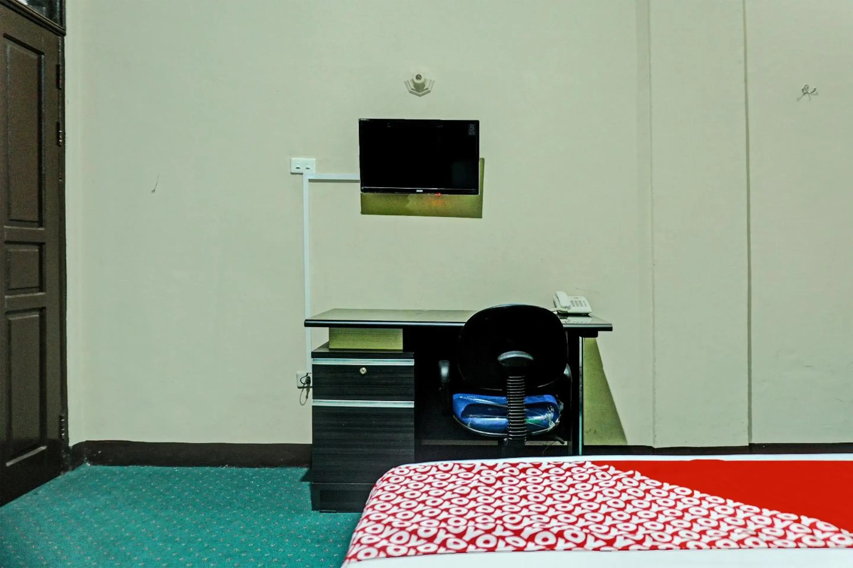 Bedroom in Hotel O Wisma Inayah Syariah Bedroom in Hotel O Wisma Inayah Syariah