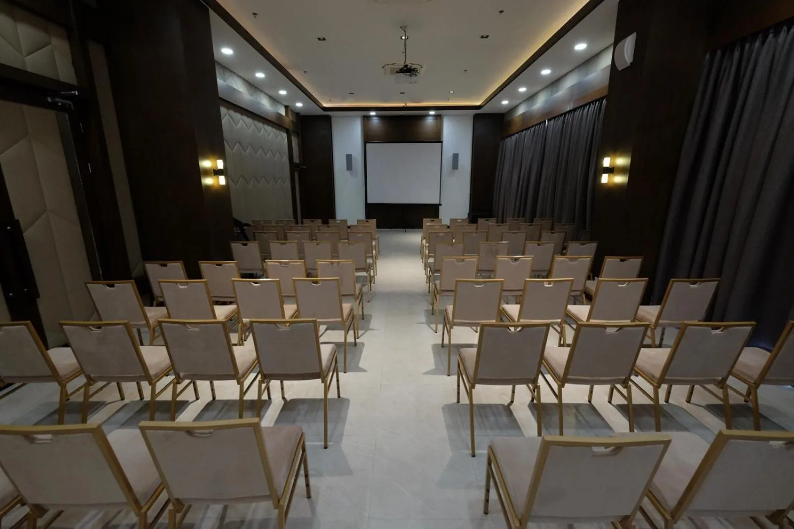 Meeting/conference room in Cebu One Tectona Resort Hotel