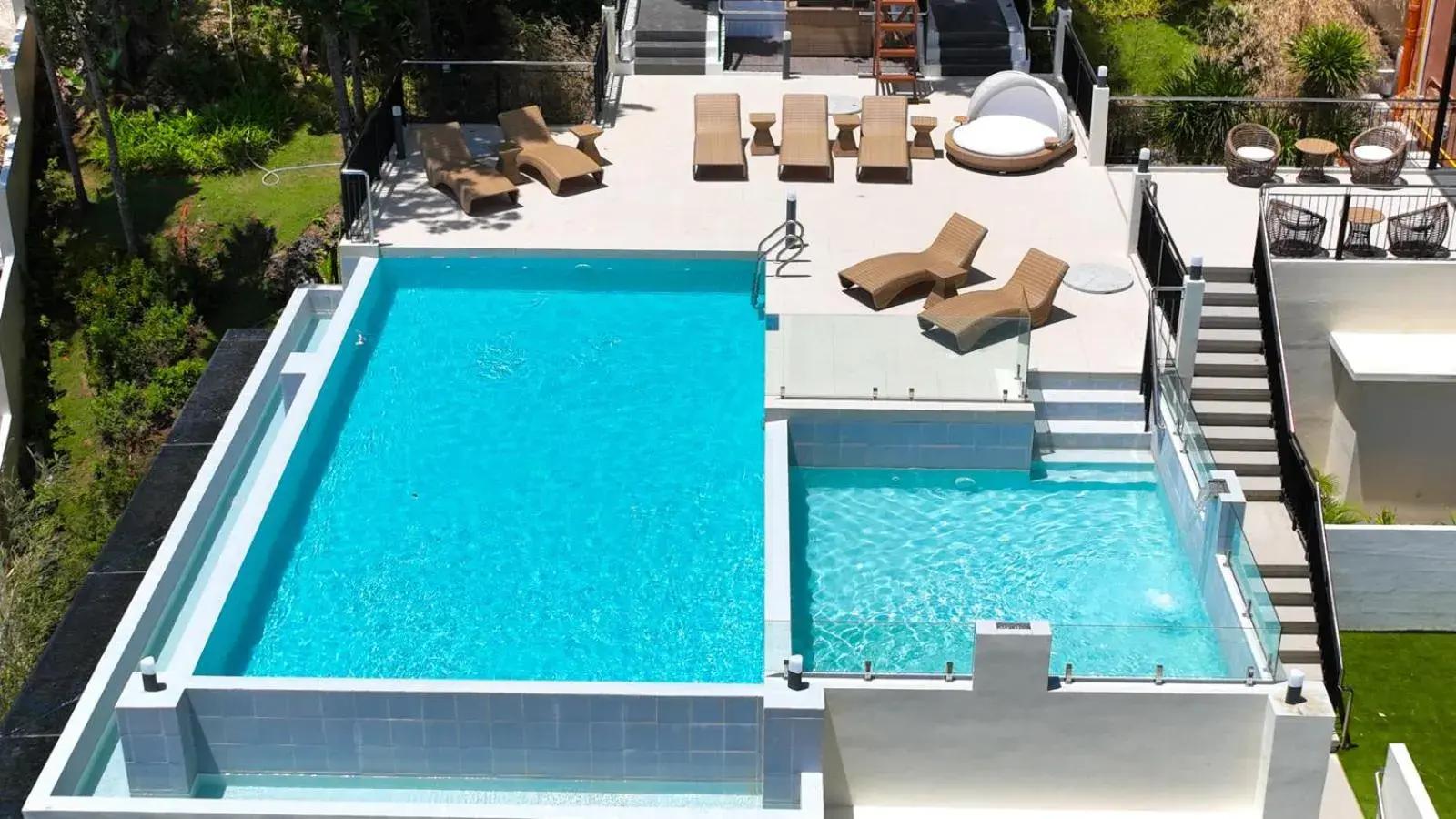 Swimming pool in Cebu One Tectona Resort Hotel Swimming pool in Cebu One Tectona Resort Hotel