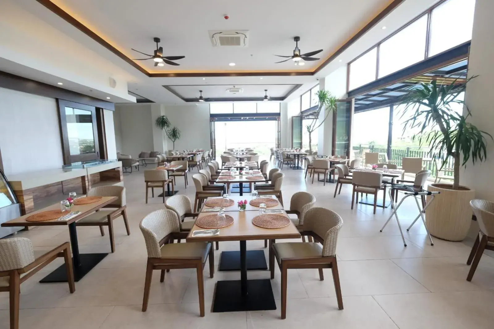 Restaurant/places to eat in Cebu One Tectona Resort Hotel Restaurant/places to eat in Cebu One Tectona Resort Hotel