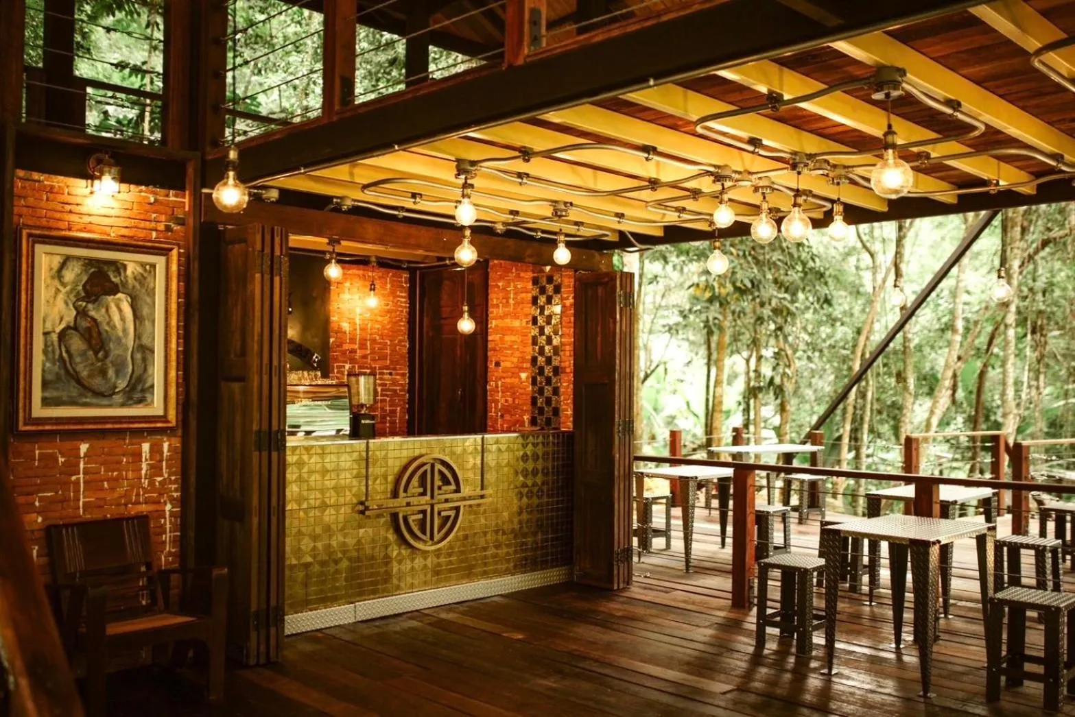 Restaurant/places to eat in Voraman B-One