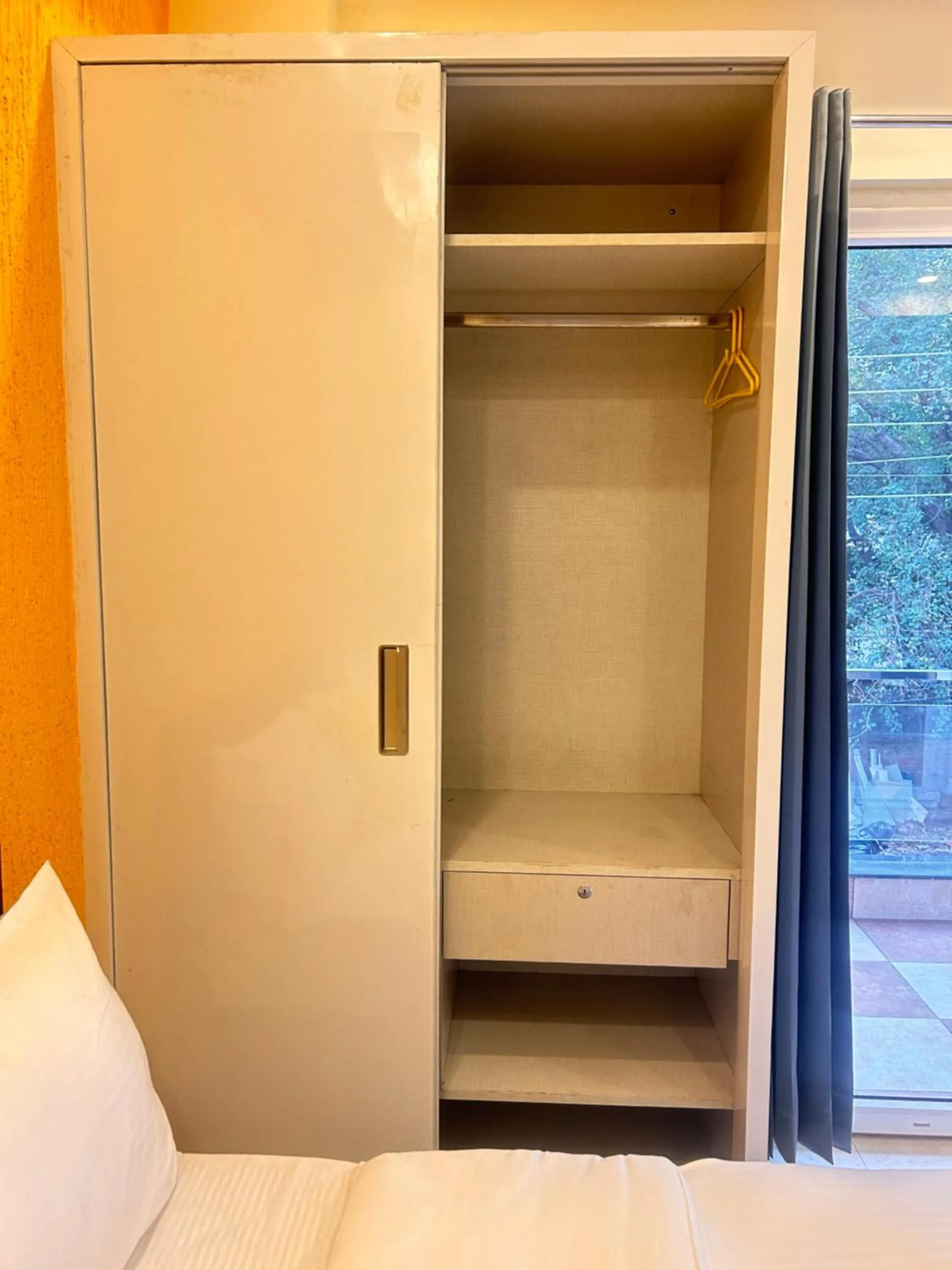 wardrobe in Lime Tree 1BHK Serviced Apartment - Medanta Medicity, Gurgaon