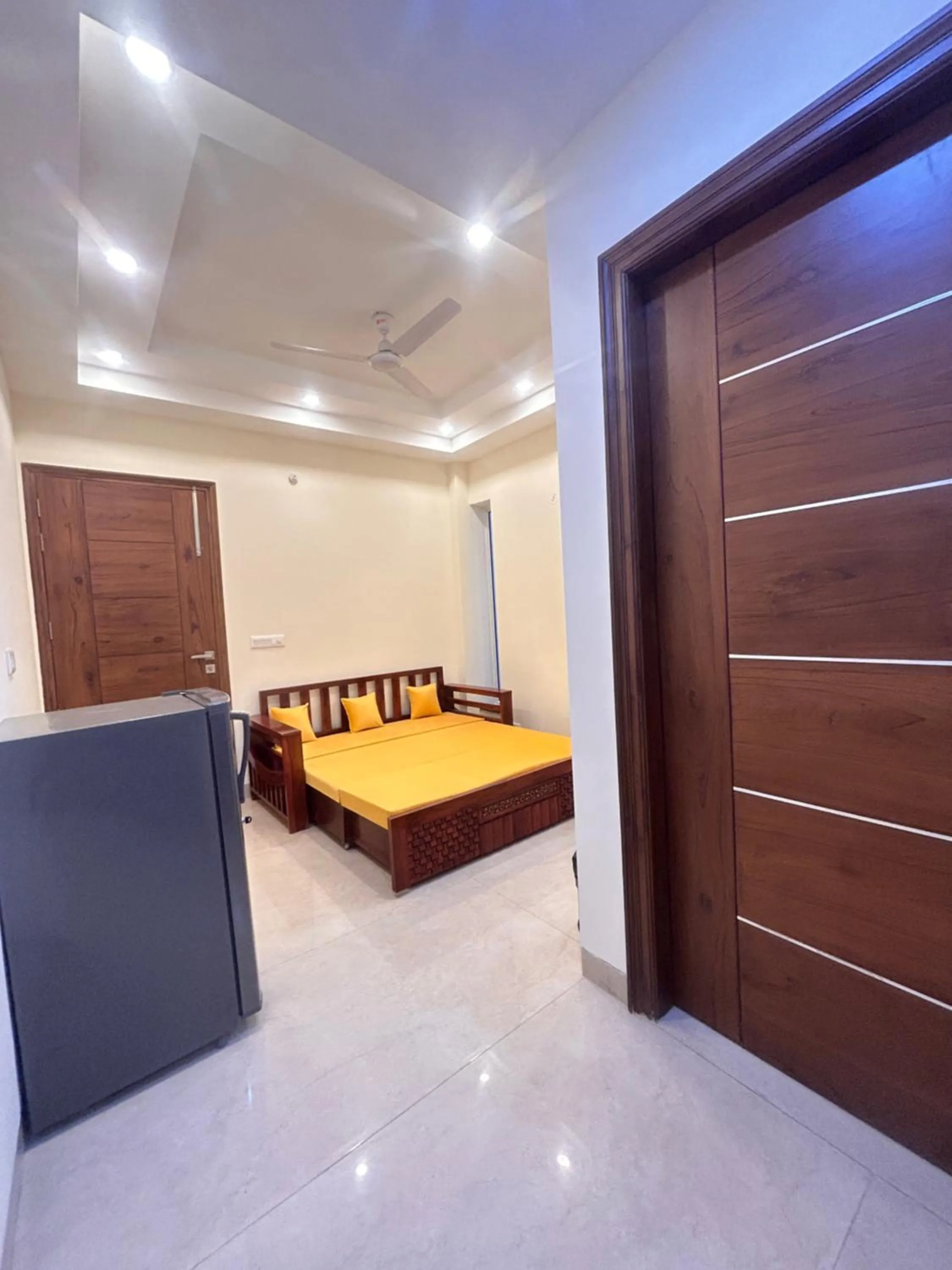 Bed in Lime Tree 1BHK Serviced Apartment - Medanta Medicity, Gurgaon