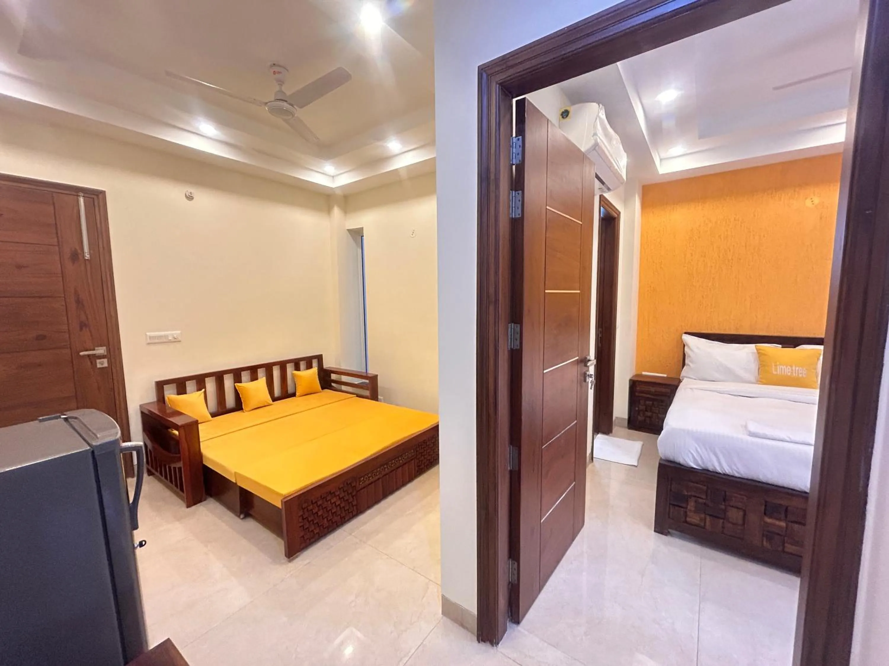 Bed in Lime Tree 1BHK Serviced Apartment - Medanta Medicity, Gurgaon