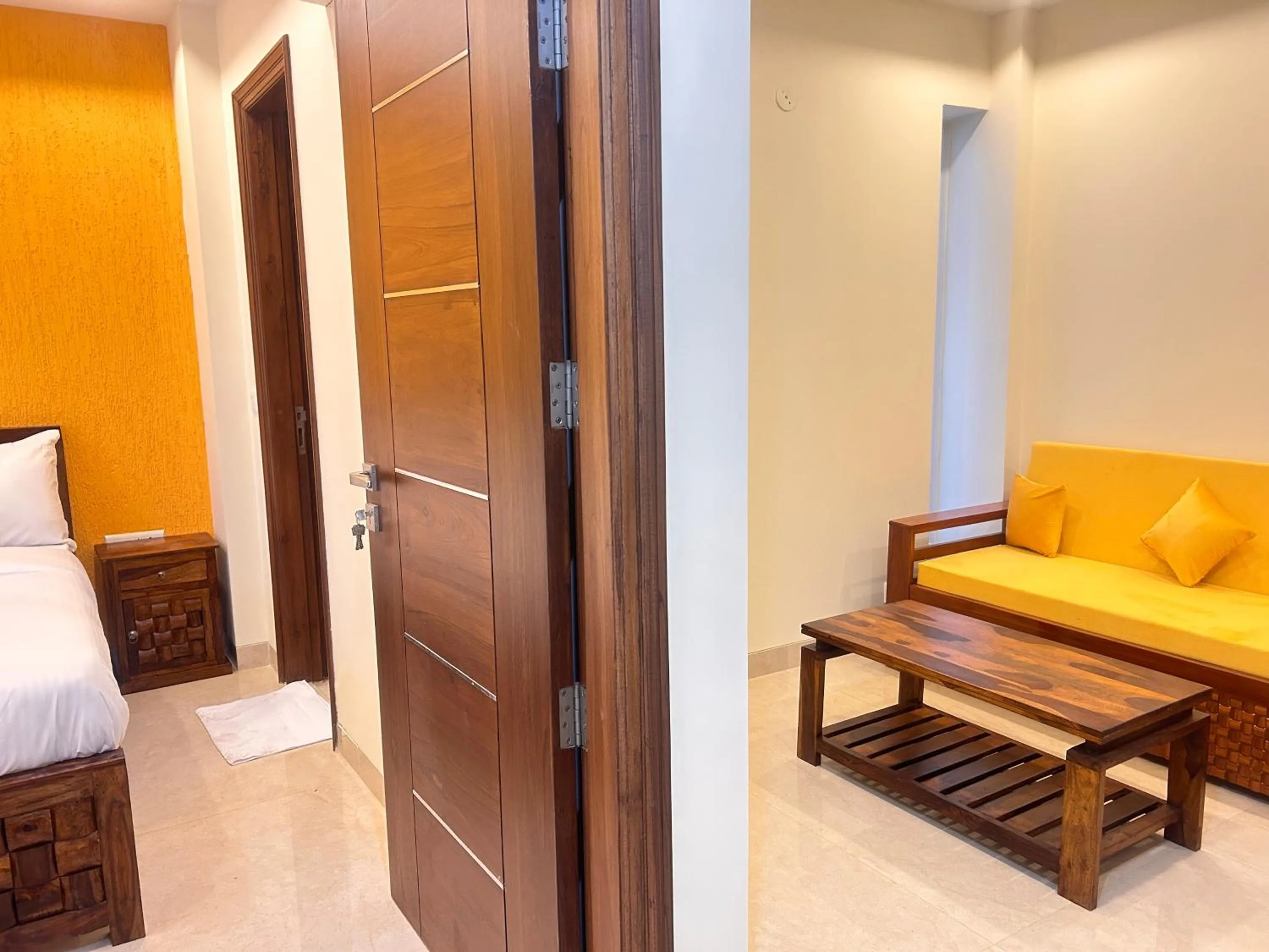 Bed in Lime Tree 1BHK Serviced Apartment - Medanta Medicity, Gurgaon