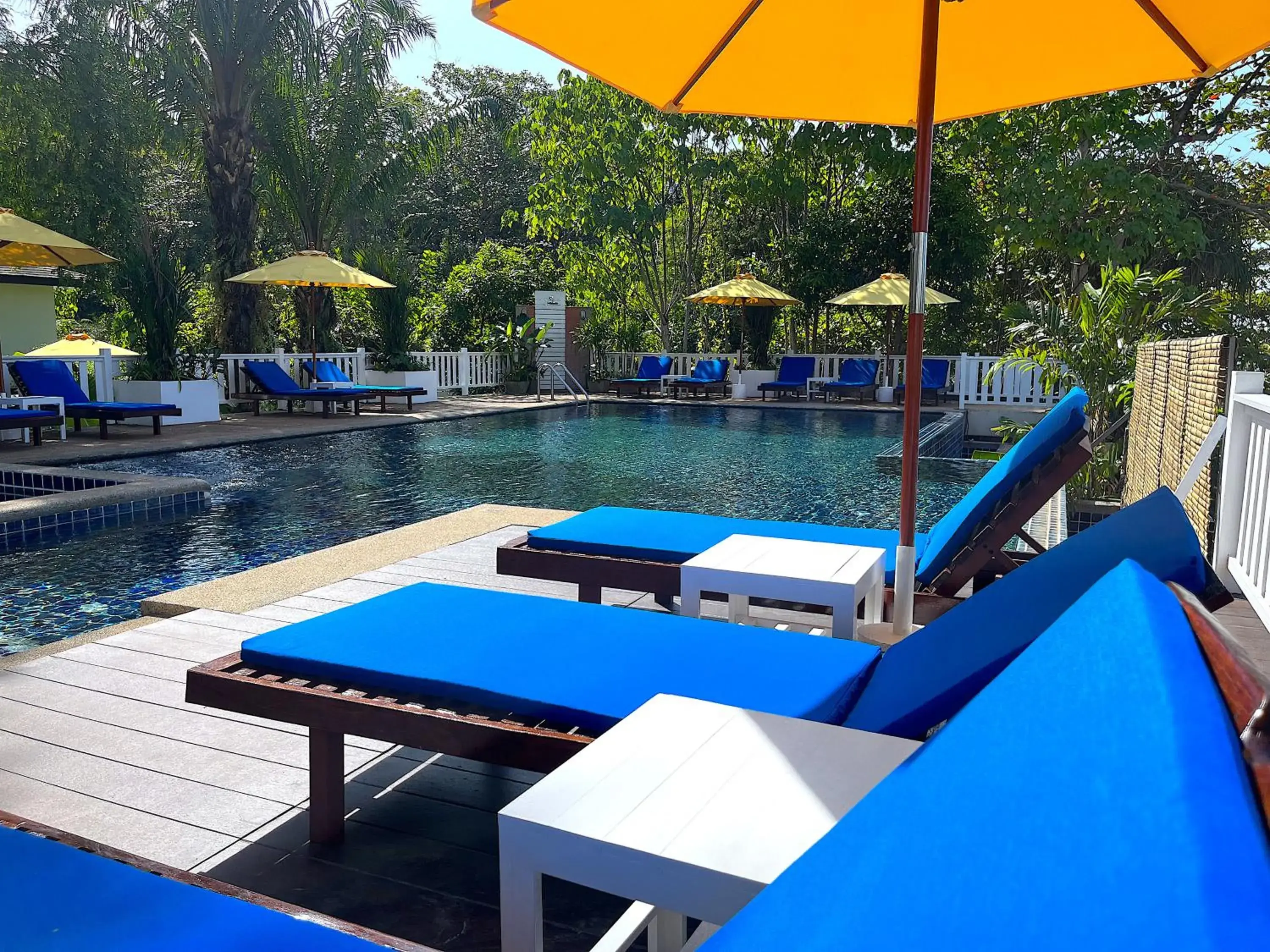 Swimming pool in Treeya Lanta Swimming pool in Treeya Lanta