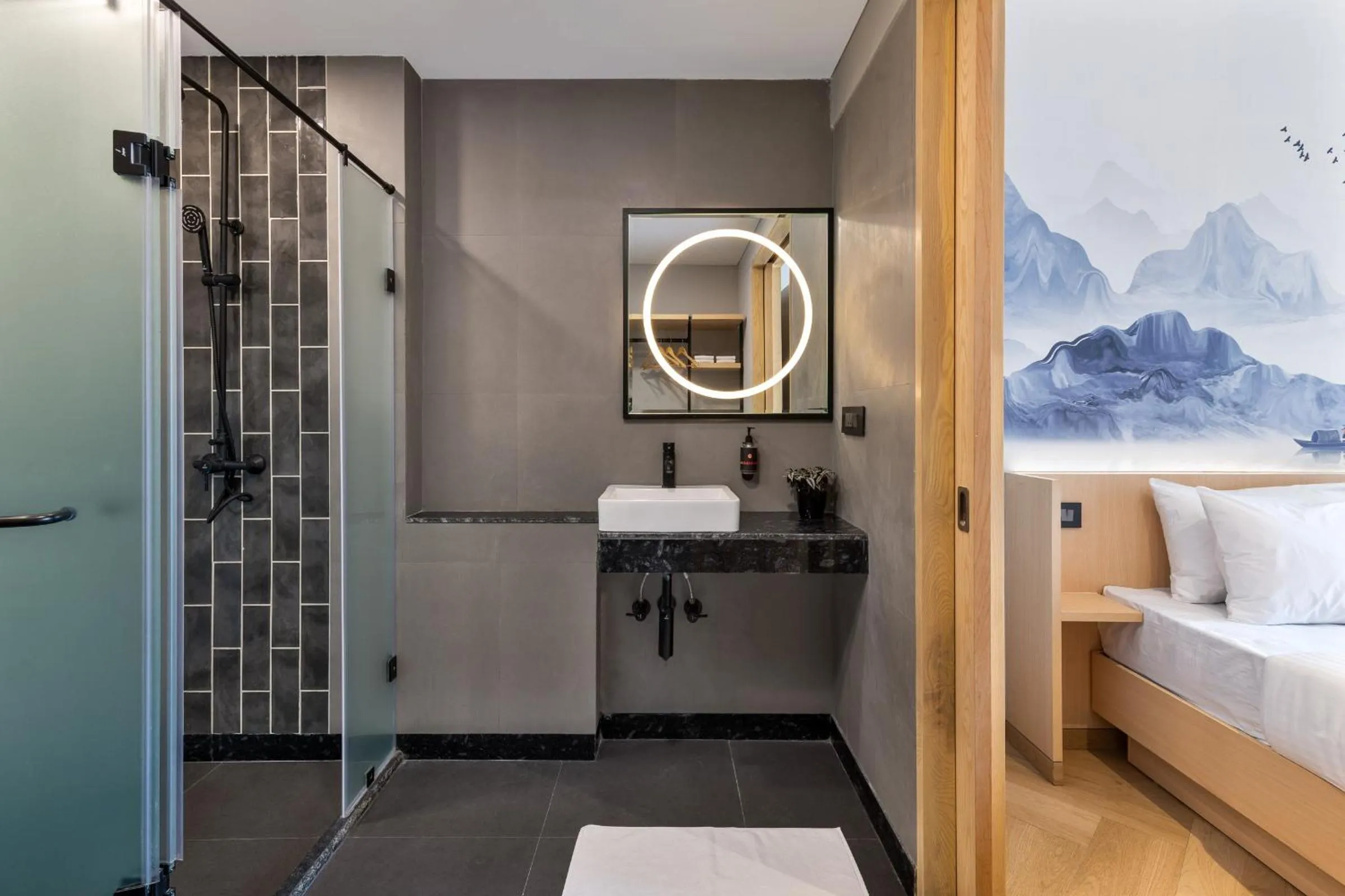 Bathroom, Bed in Ginger Chandigarh, Zirakpur