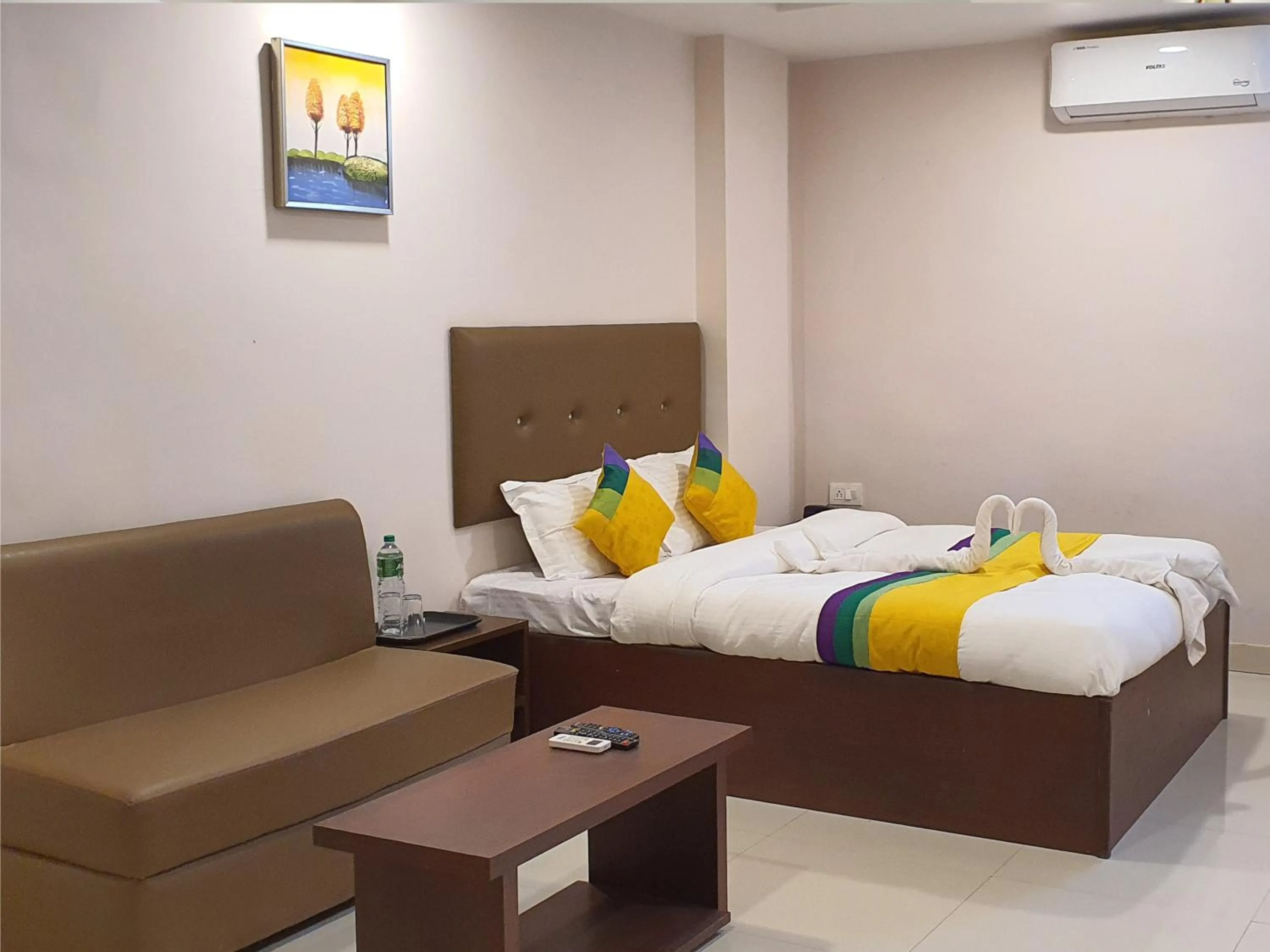 Seating area, Bed in Hotel Soneva Inn