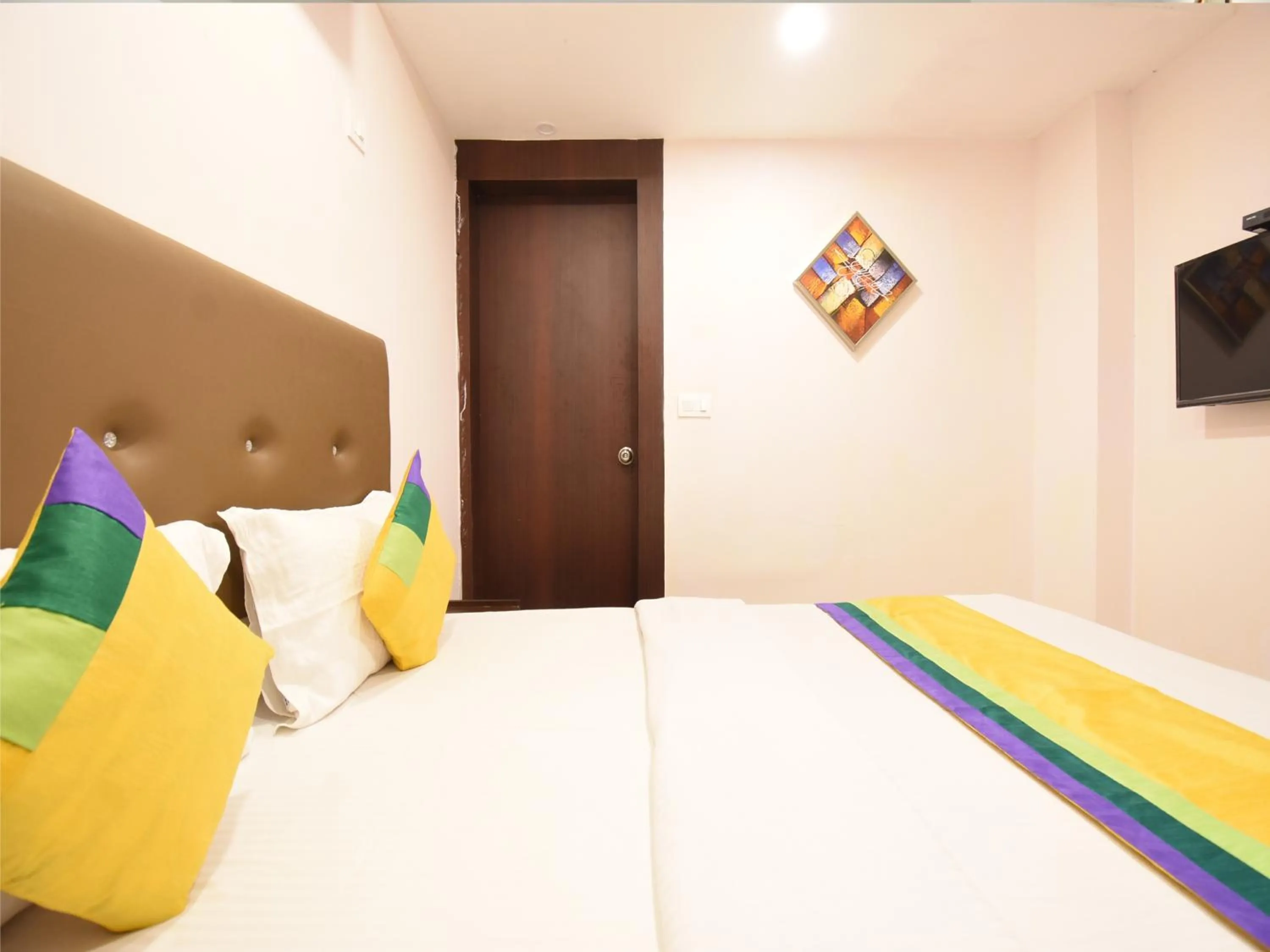 Bed in Hotel Soneva Inn