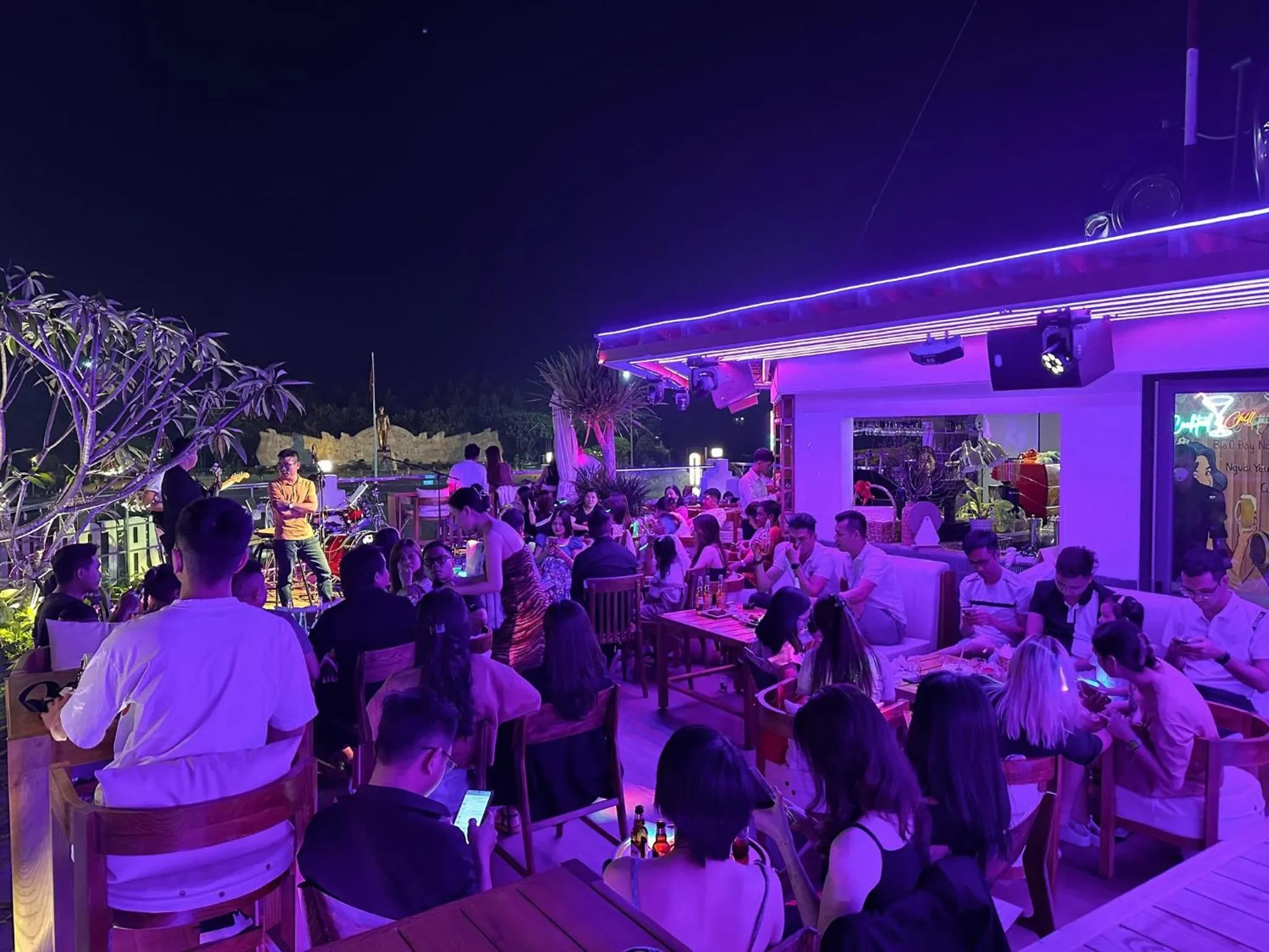 Evening entertainment in Ngon Avatar Hotel