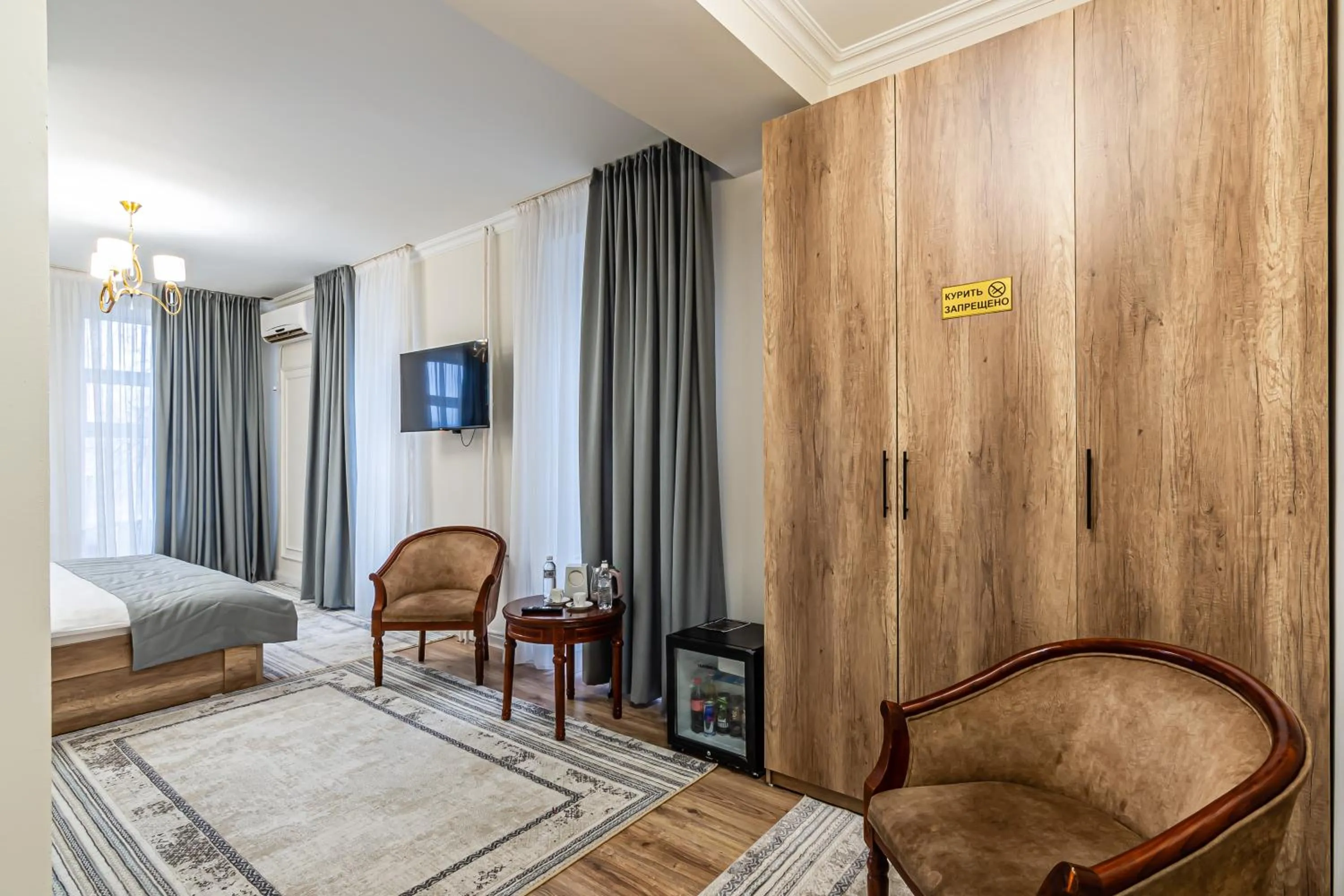 TV and multimedia, Bed in Oscar Hotel by AG Hotels Group