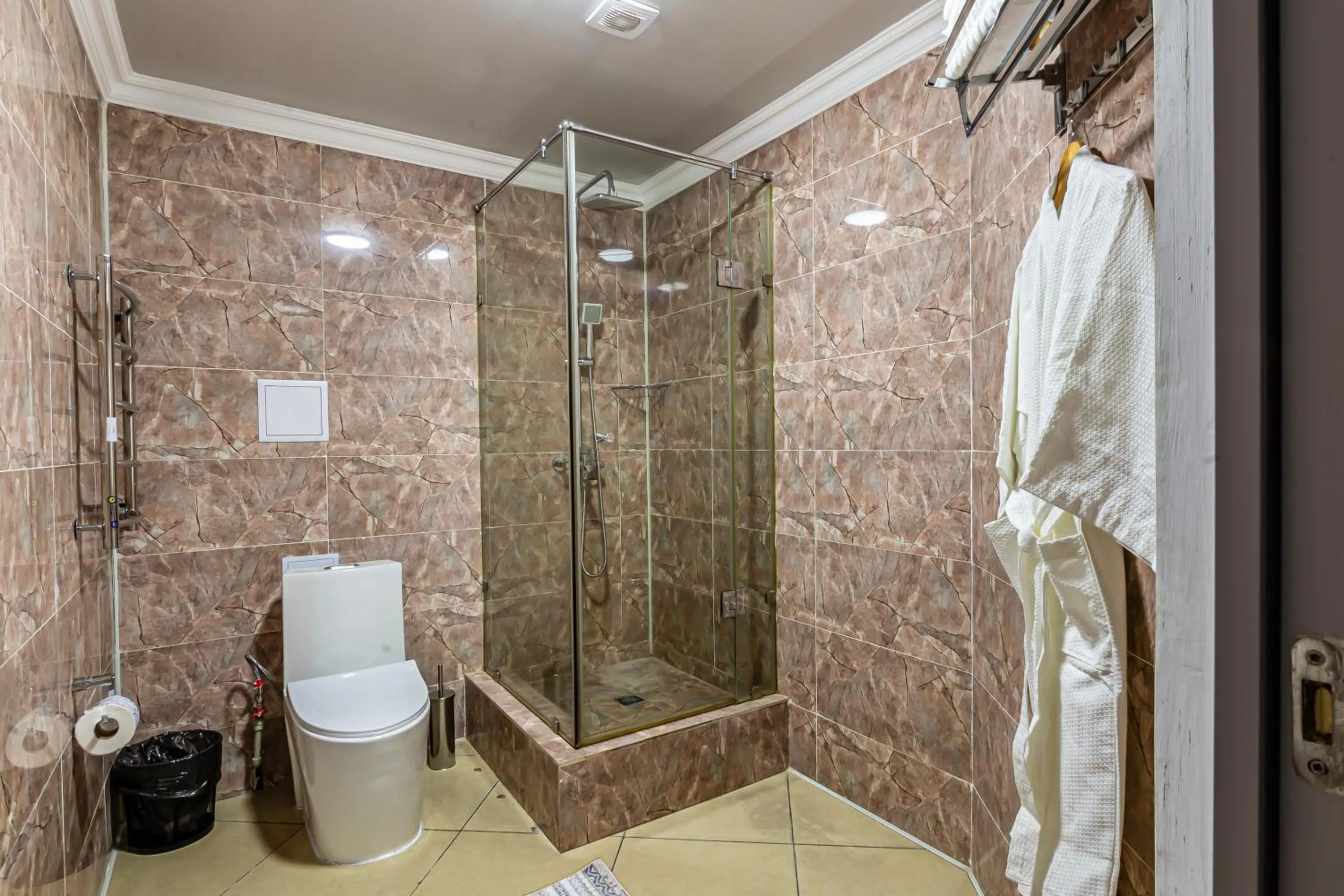 Shower in Oscar Hotel by AG Hotels Group