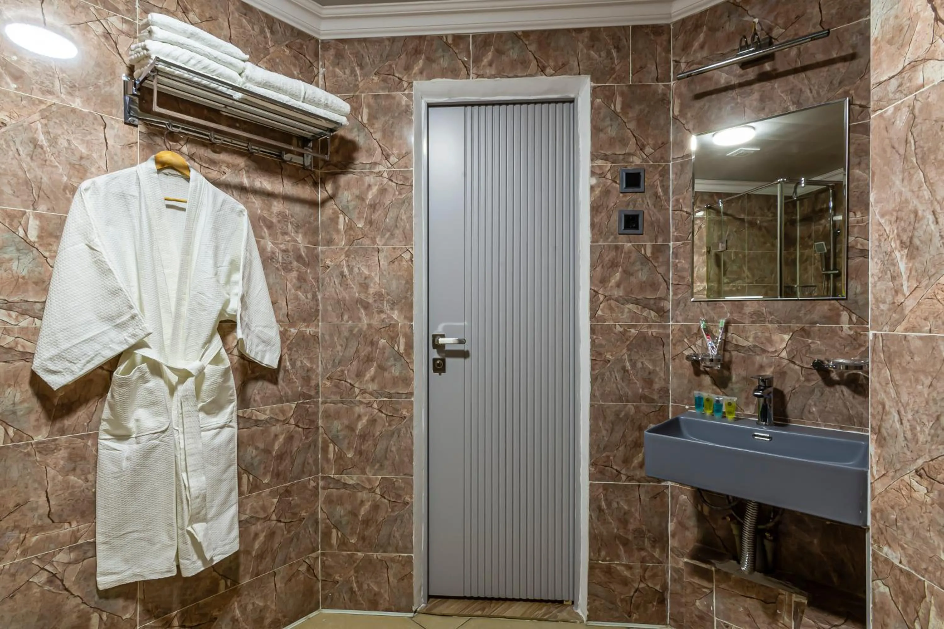 Shower in Oscar Hotel by AG Hotels Group