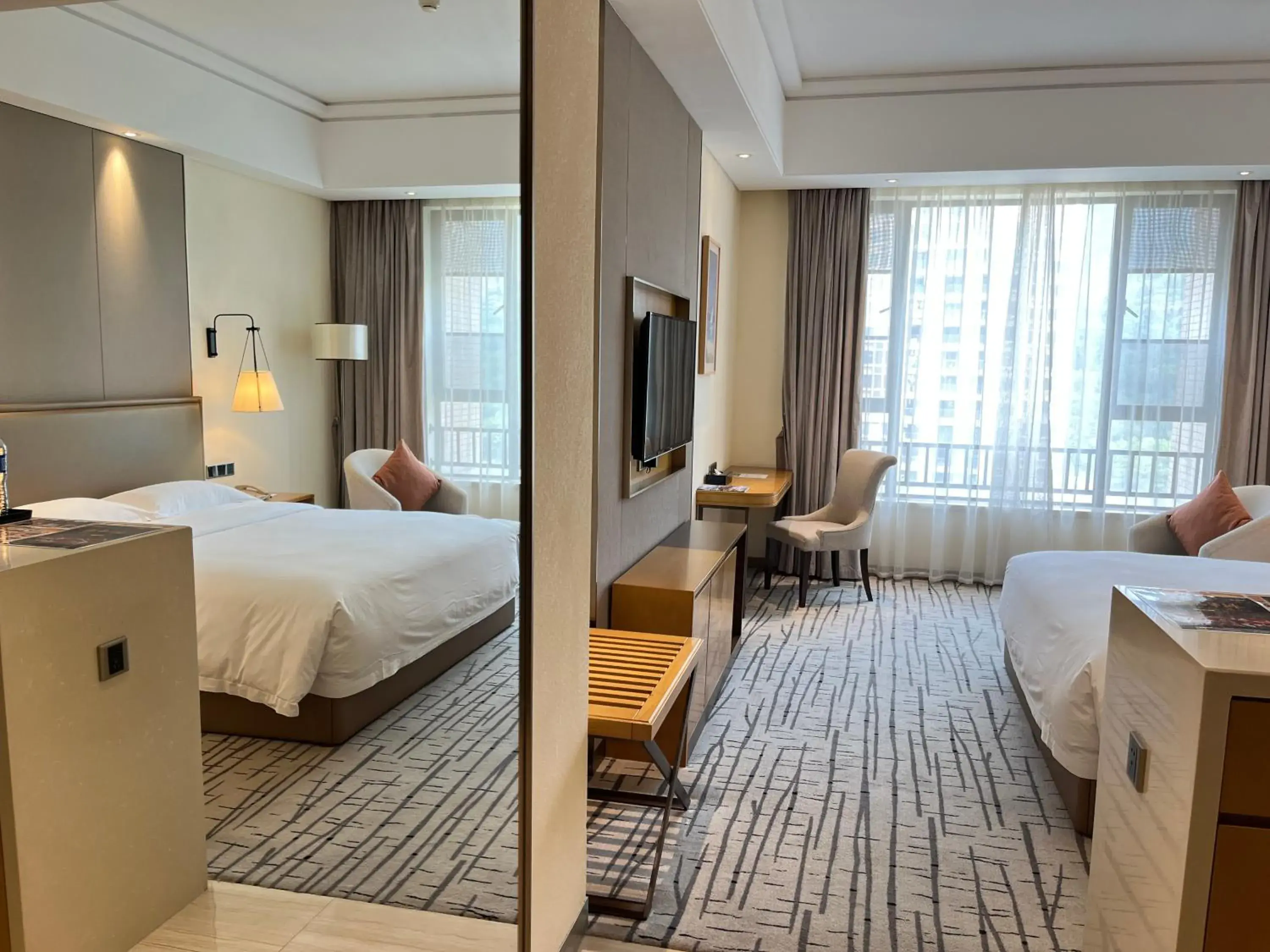 Garden View Deluxe King Room in Guangzhou Nanhong Ausotel Hotel Garden View Deluxe King Room in Guangzhou Nanhong Ausotel Hotel