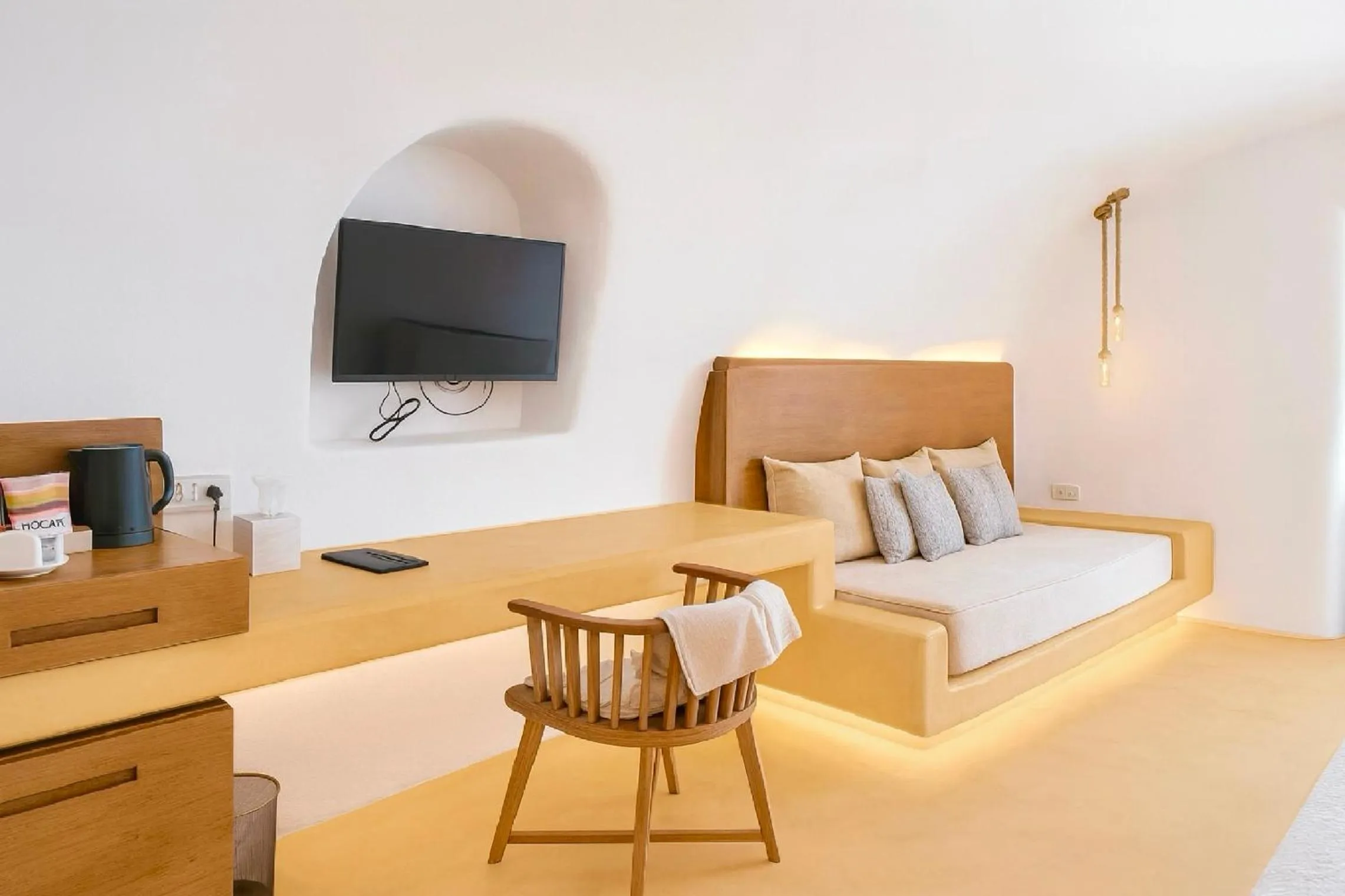 Seating area, Bed in Chic Hotel Santorini