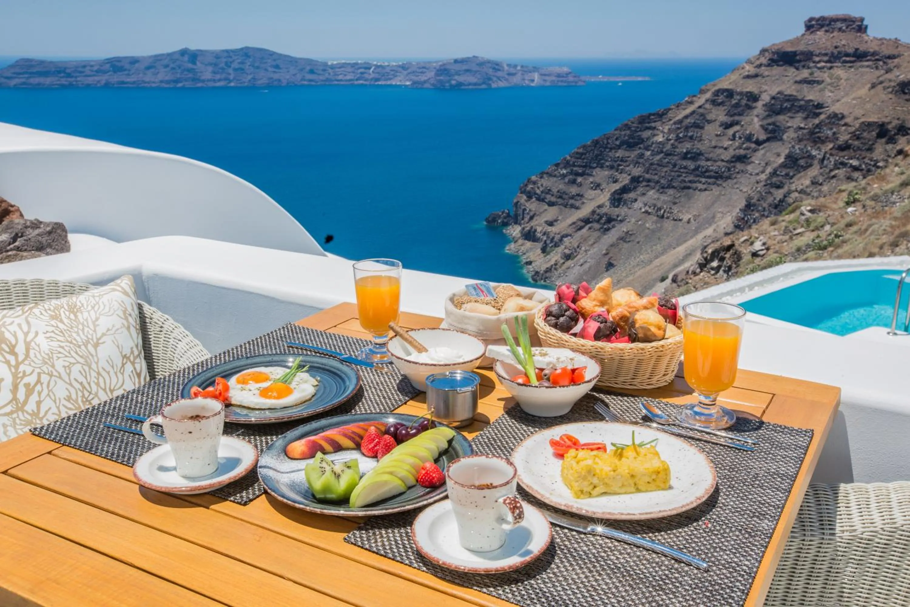 Continental breakfast in Chic Hotel Santorini