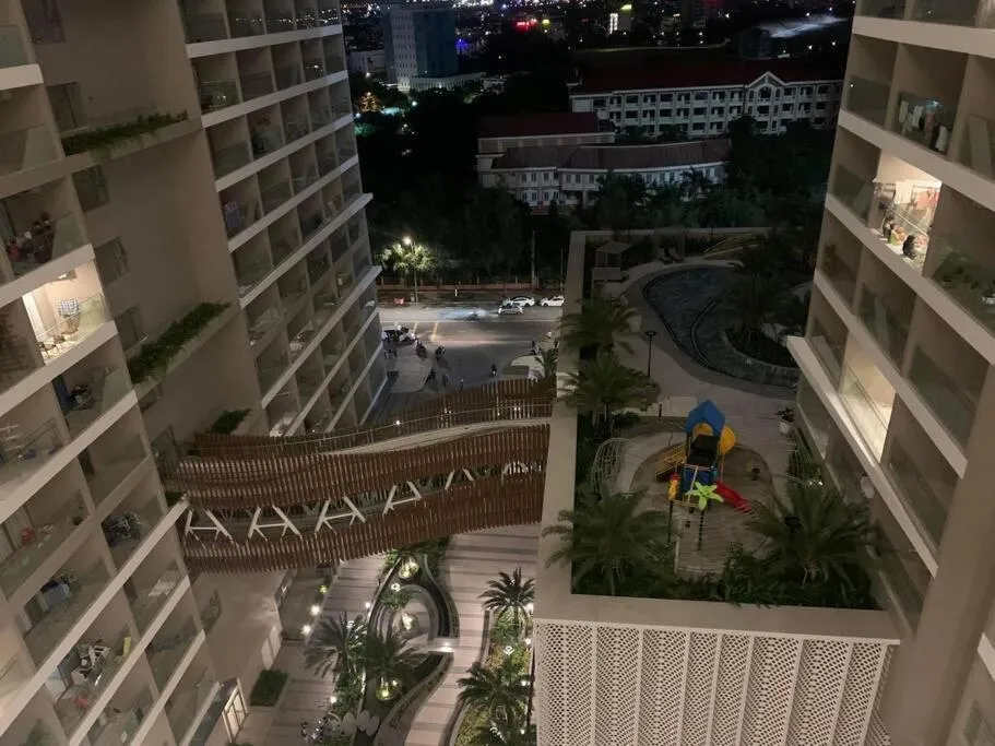 The Song, Luxury apartment