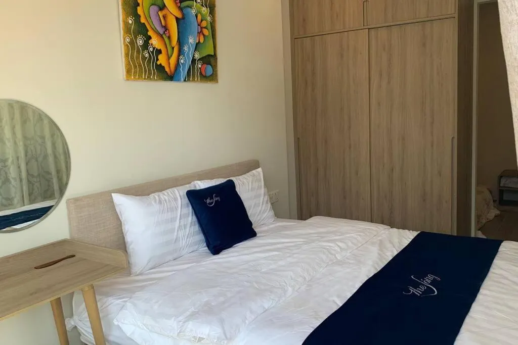 The Song, Luxury apartment