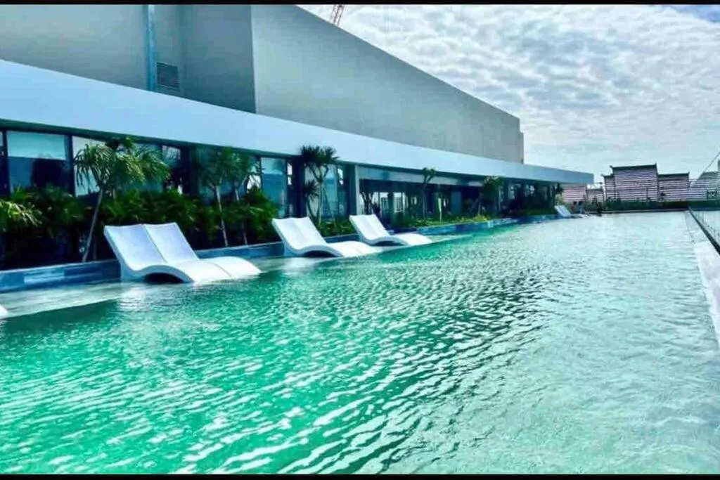 The Song, Luxury apartment