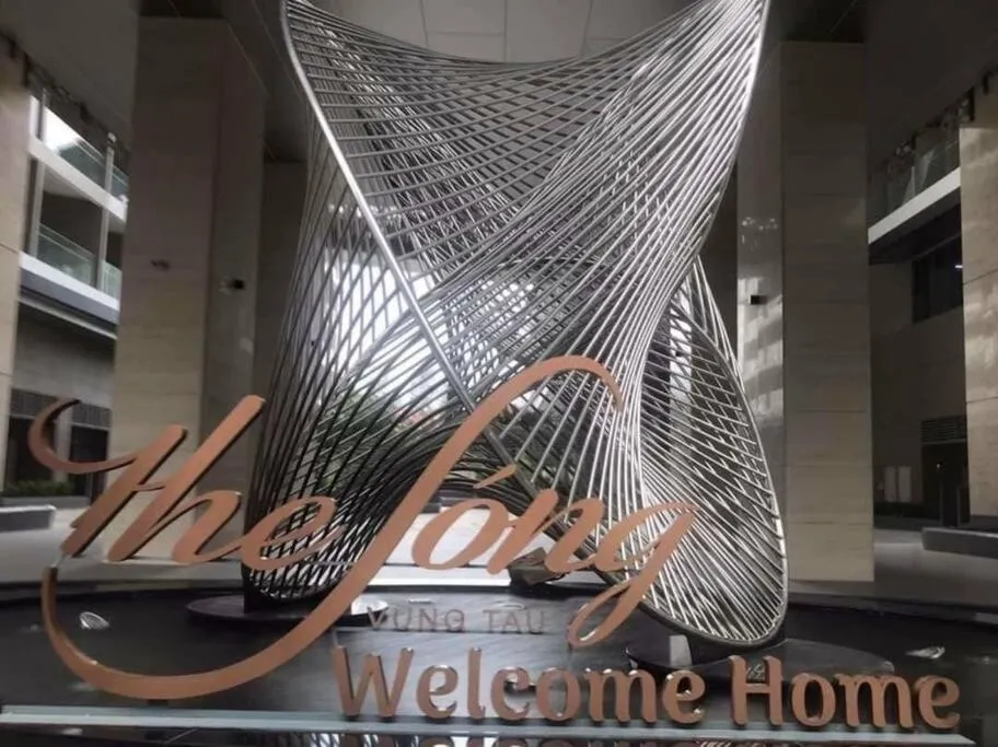 The Song, Luxury apartment