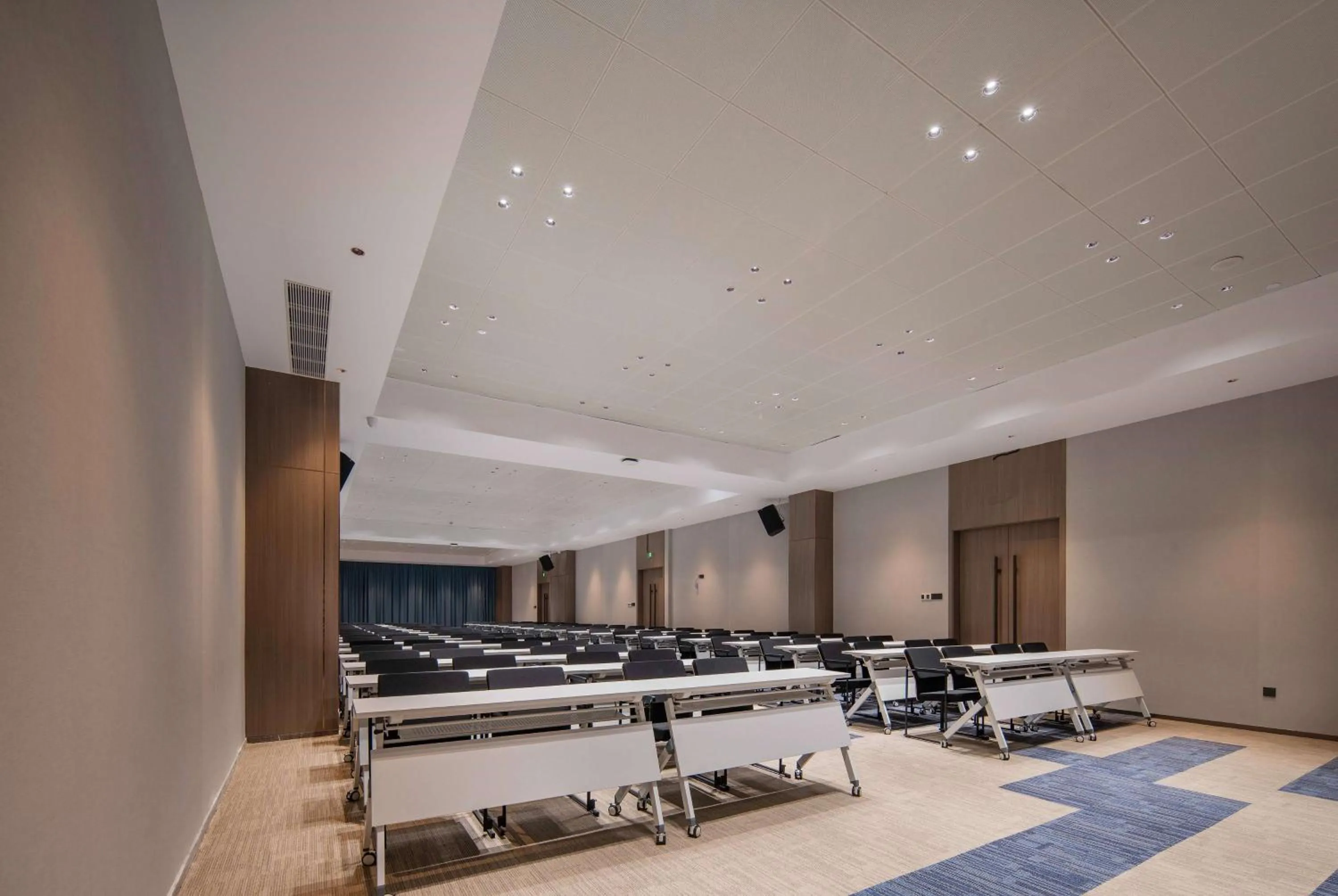 Meeting/conference room in Days Hotel by Wyndham Chongqing Chenjiaping
