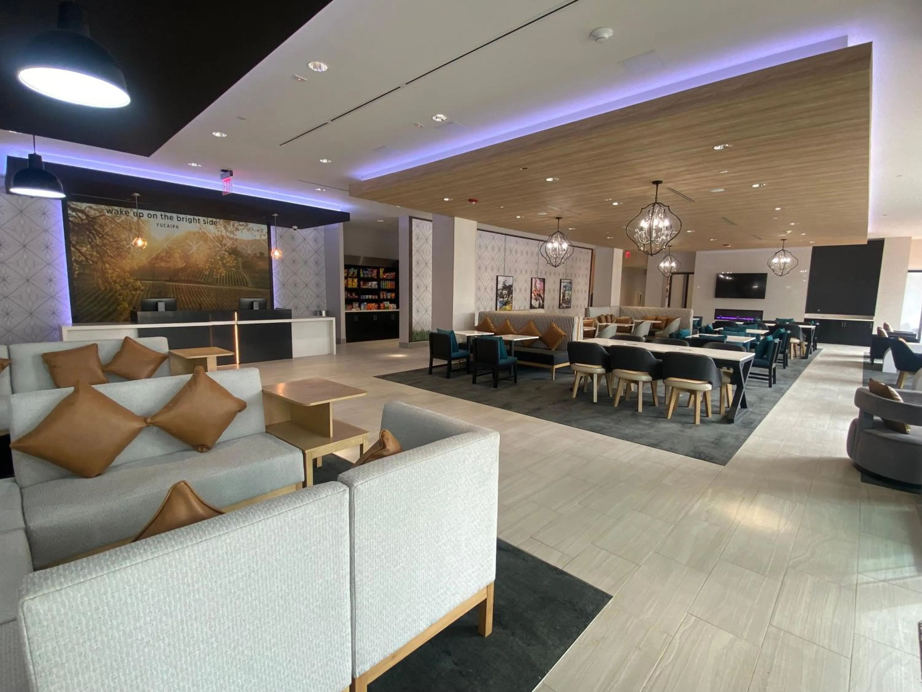Seating area in La Quinta Inn & Suites by Wyndham Yucaipa