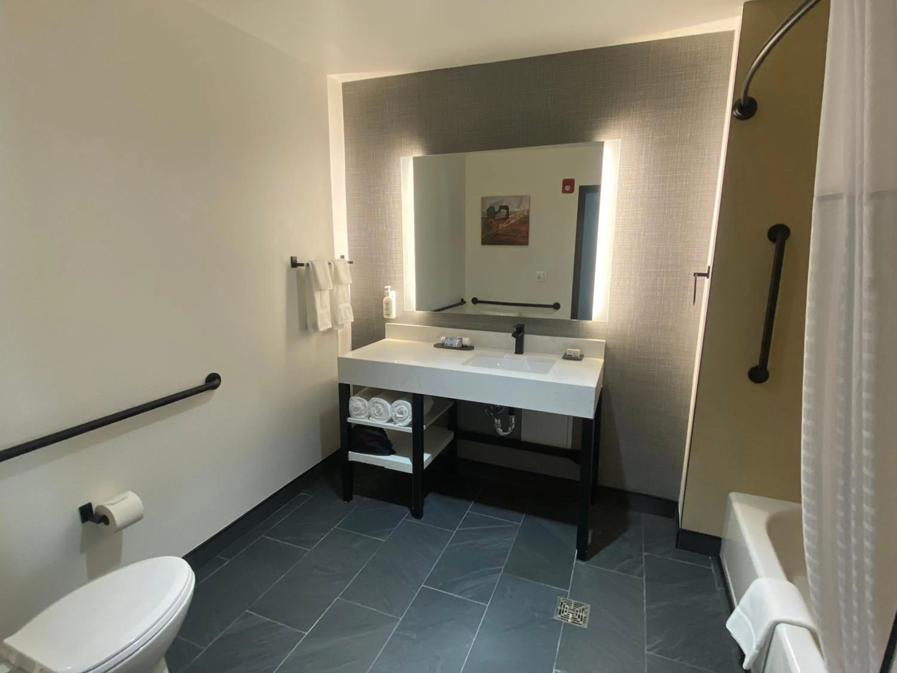 Bathroom in La Quinta Inn & Suites by Wyndham Yucaipa