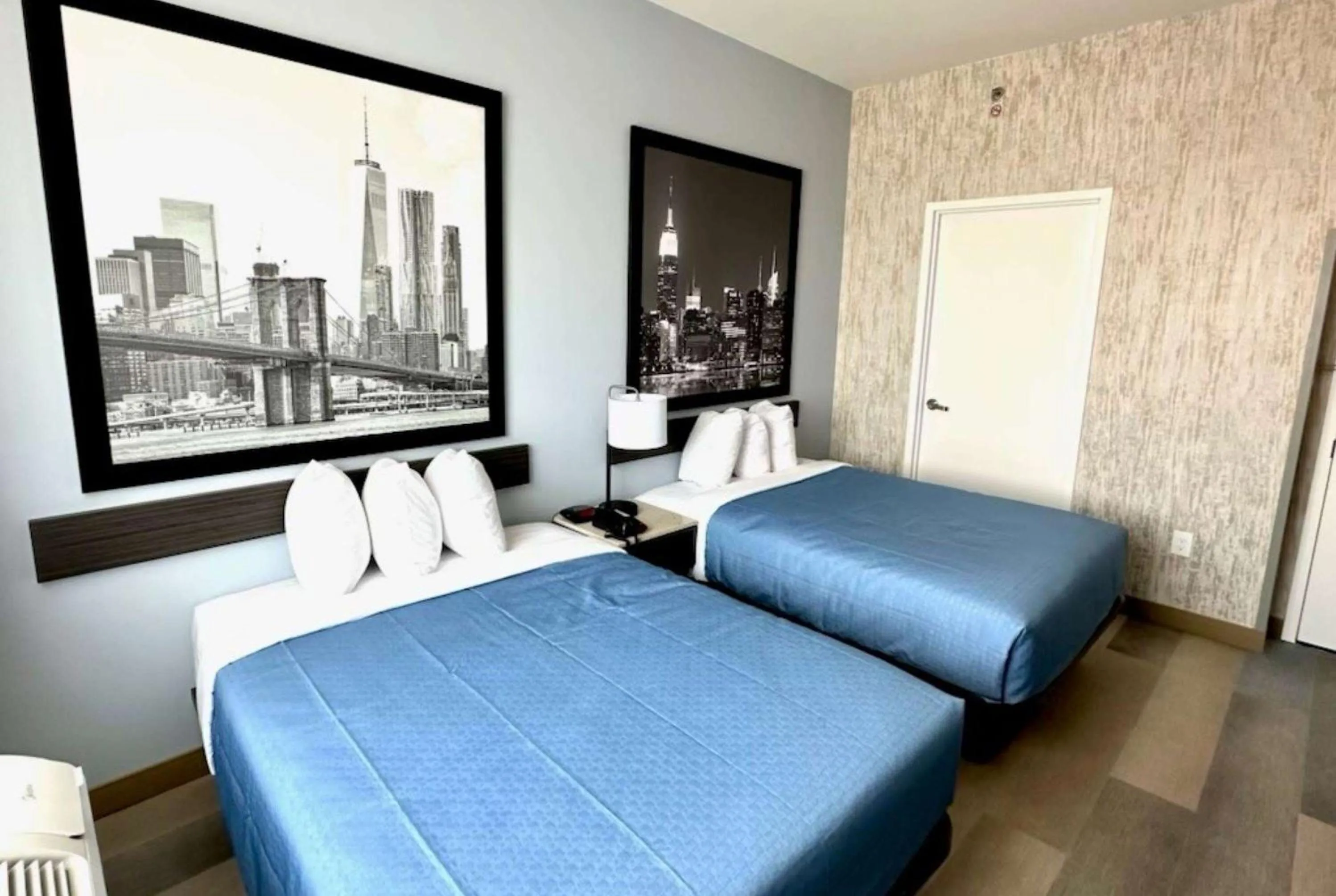 Photo of the whole room in Super 8 by Wyndham Brooklyn Pennsylvania Ave