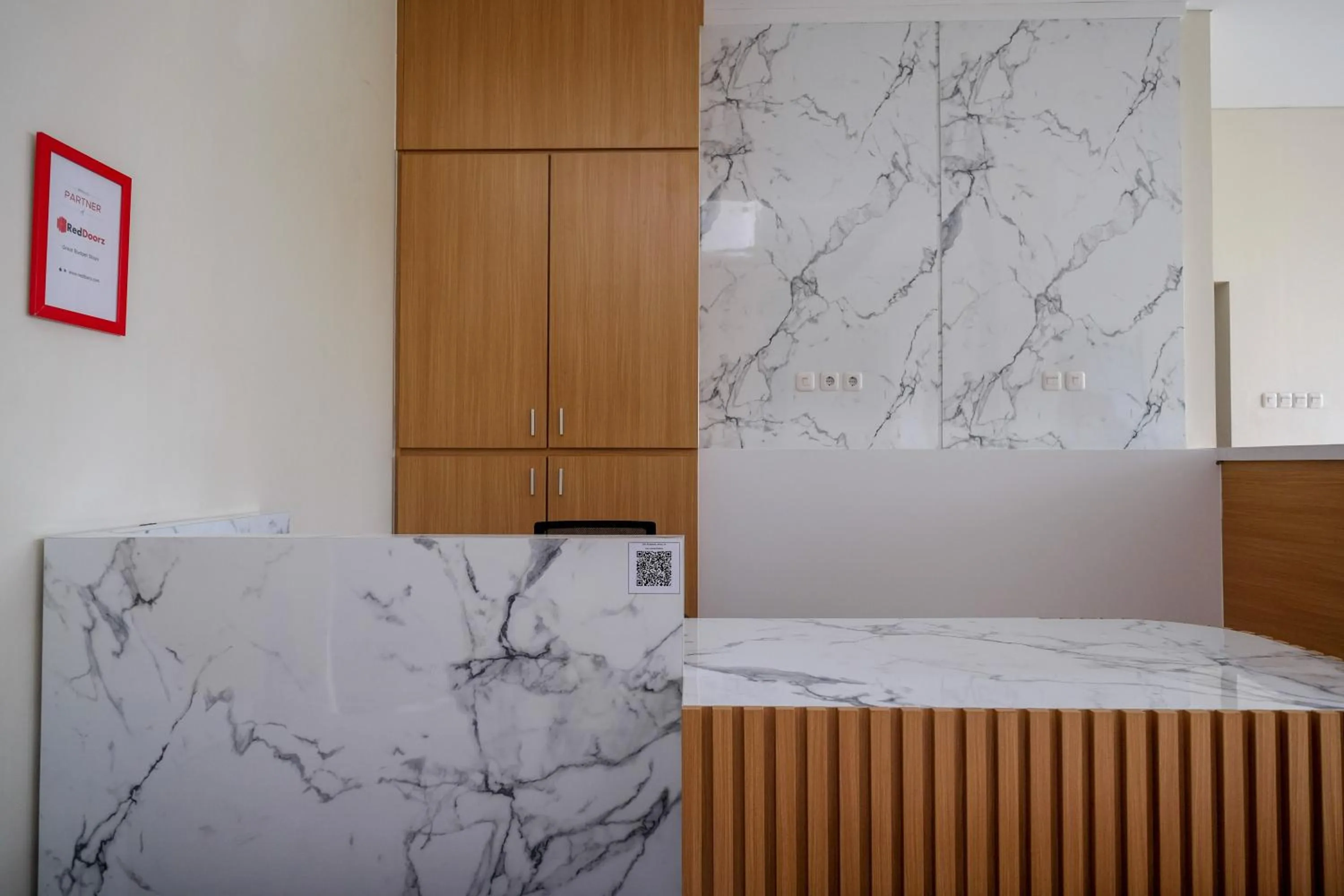 Lobby or reception in RedDoorz Plus near UMS Solo 2