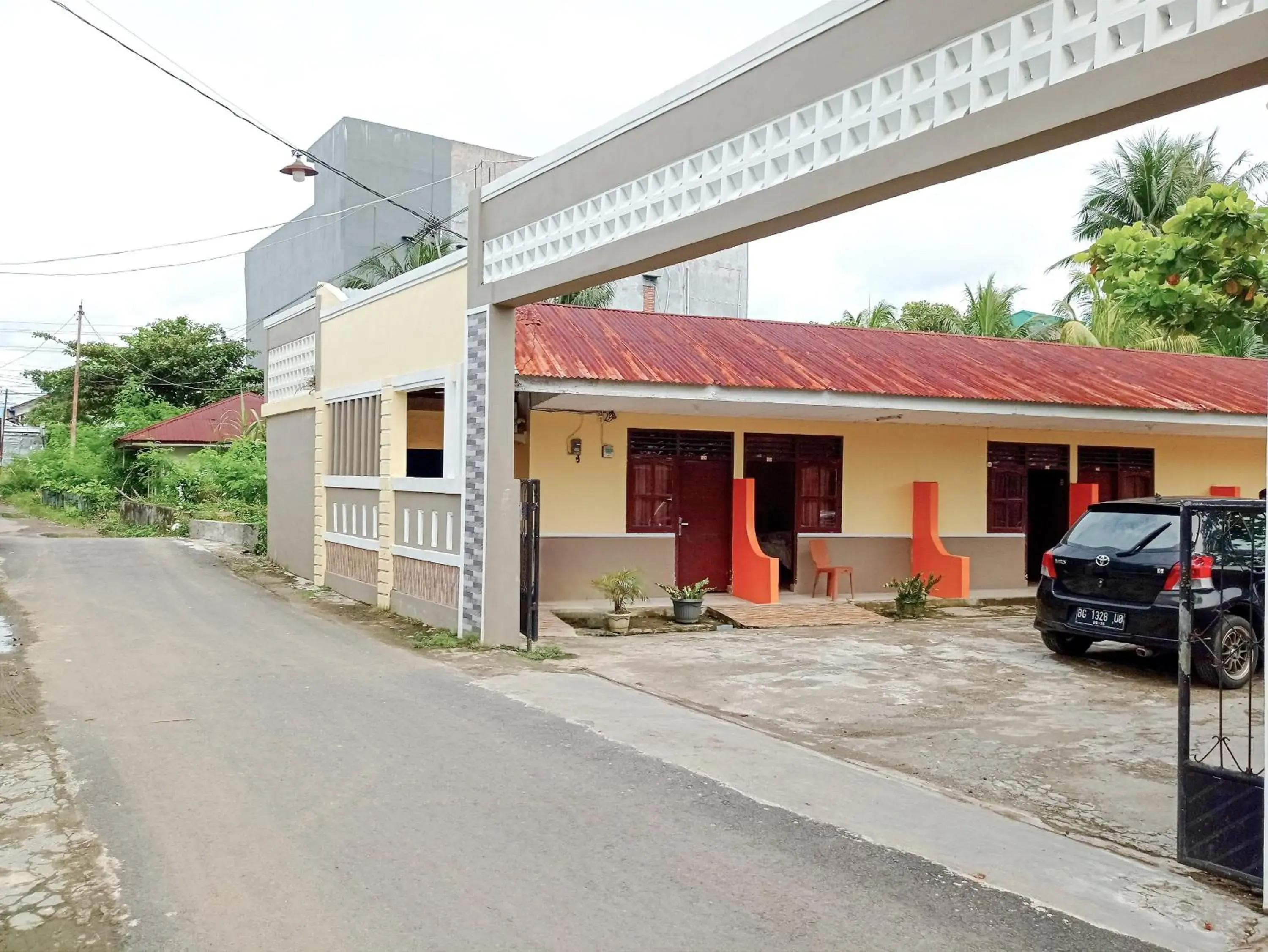 Property building in Reddoorz at Kanaka Guest House Bengkulu Property building in Reddoorz at Kanaka Guest House Bengkulu