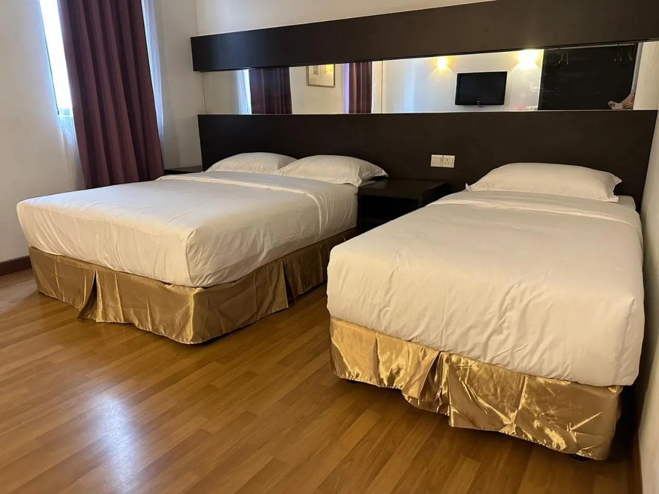 Bed in Uptown Chinatown