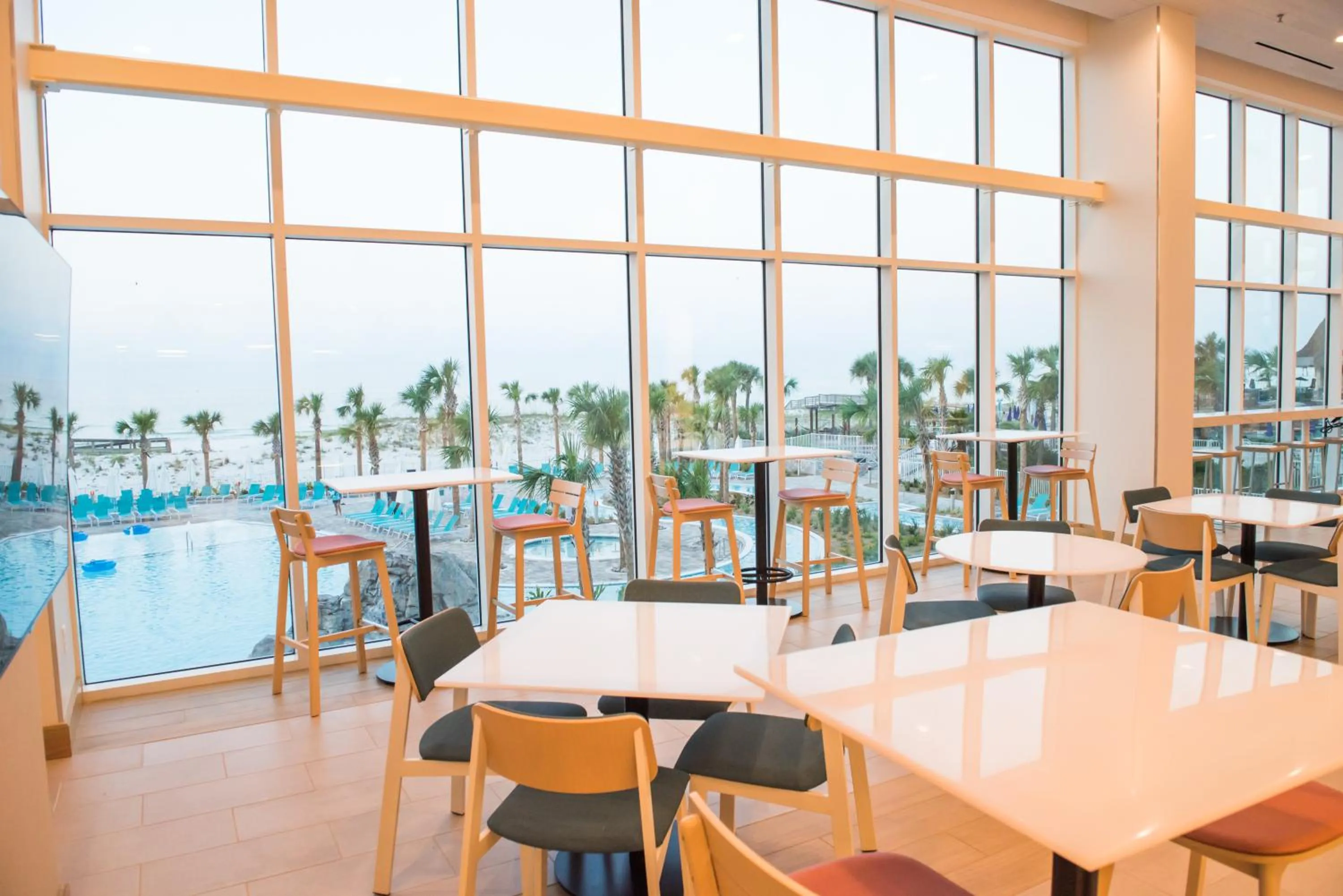 Restaurant/places to eat in Fairfield by Marriott Inn & Suites Pensacola Beach
