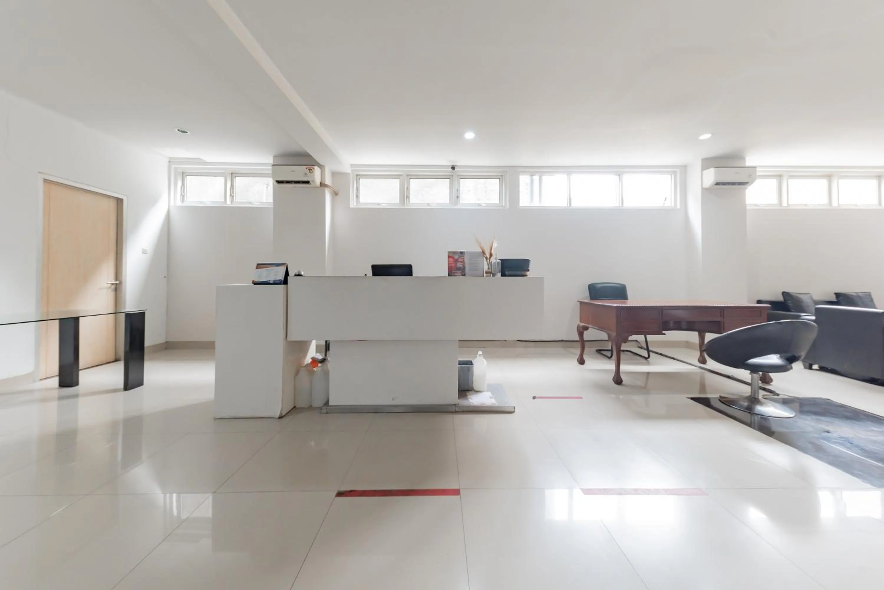 Lobby or reception in RedDoorz @ Pelajar Pejuang 3