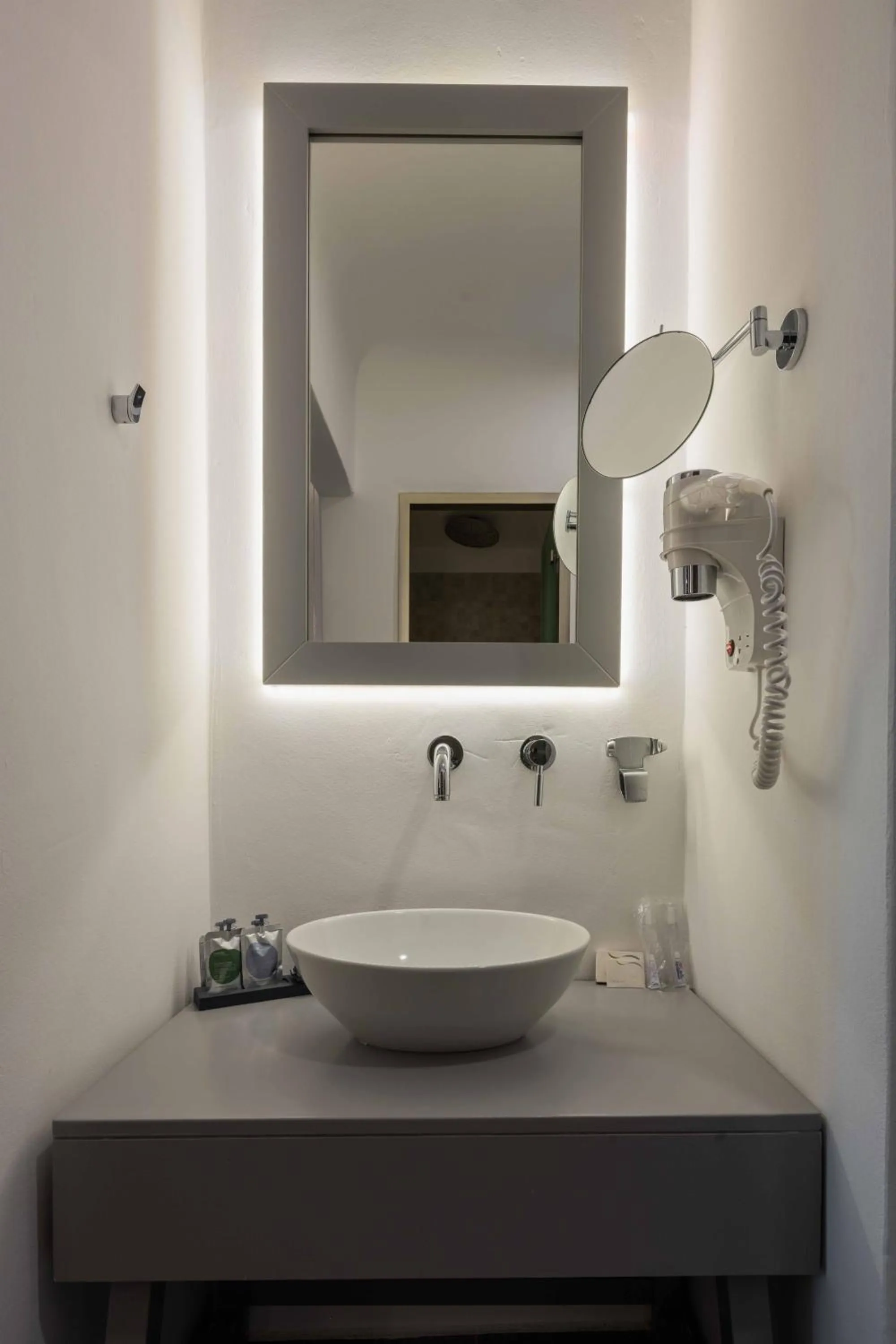 Bathroom in Argo Hotel