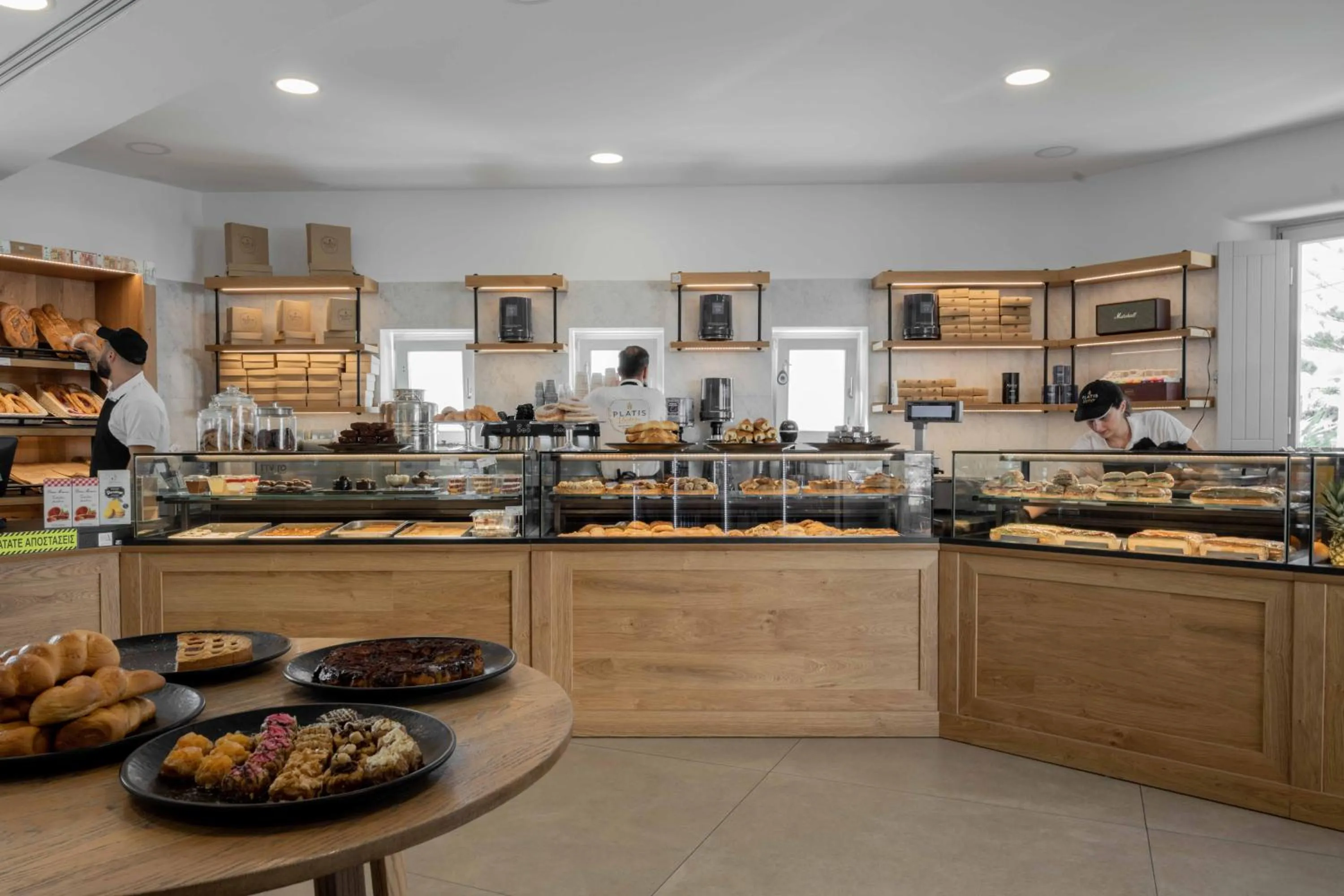 Restaurant/places to eat in Argo Hotel