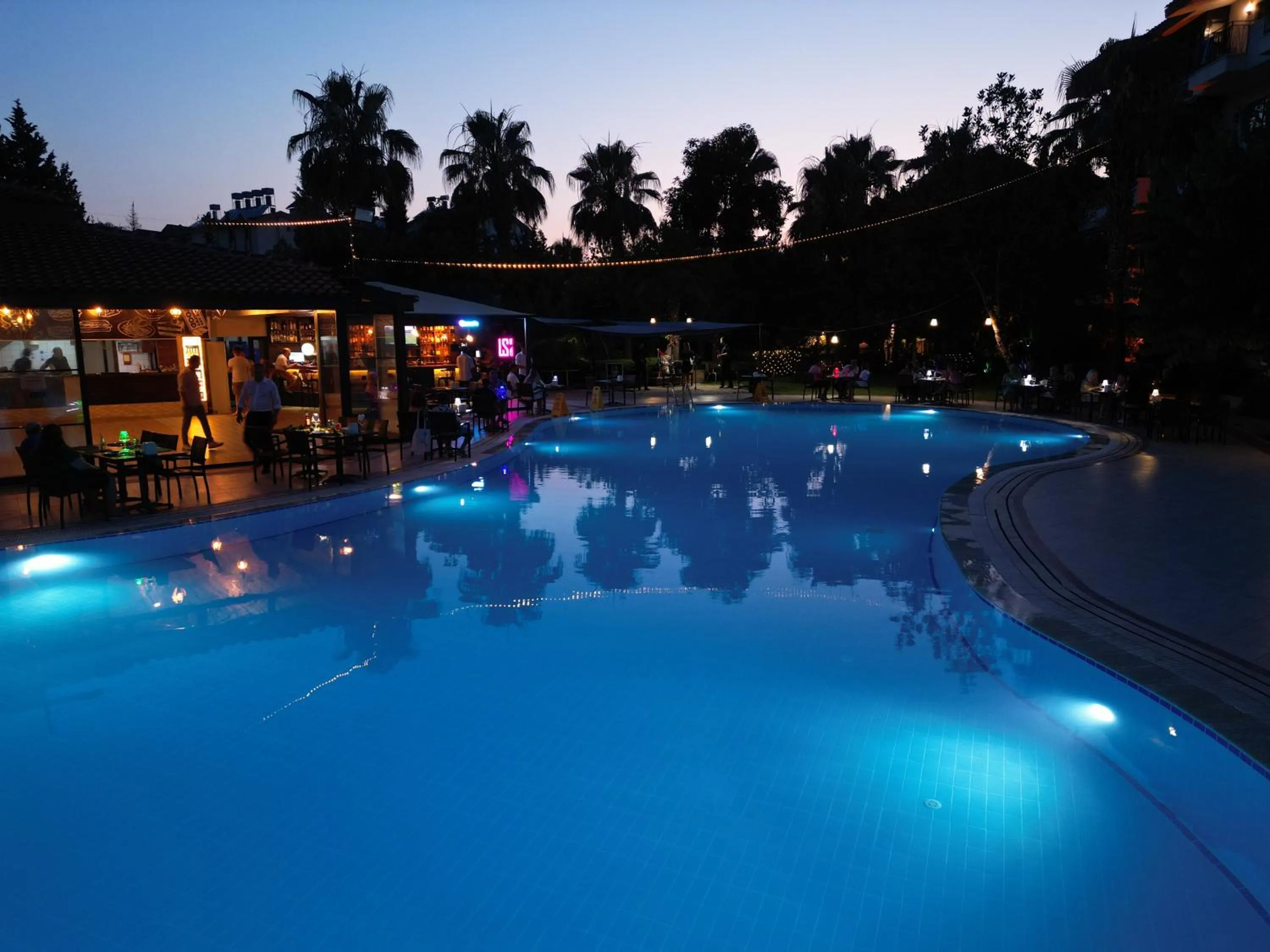 Night in LEMAS SUITE HOTEL