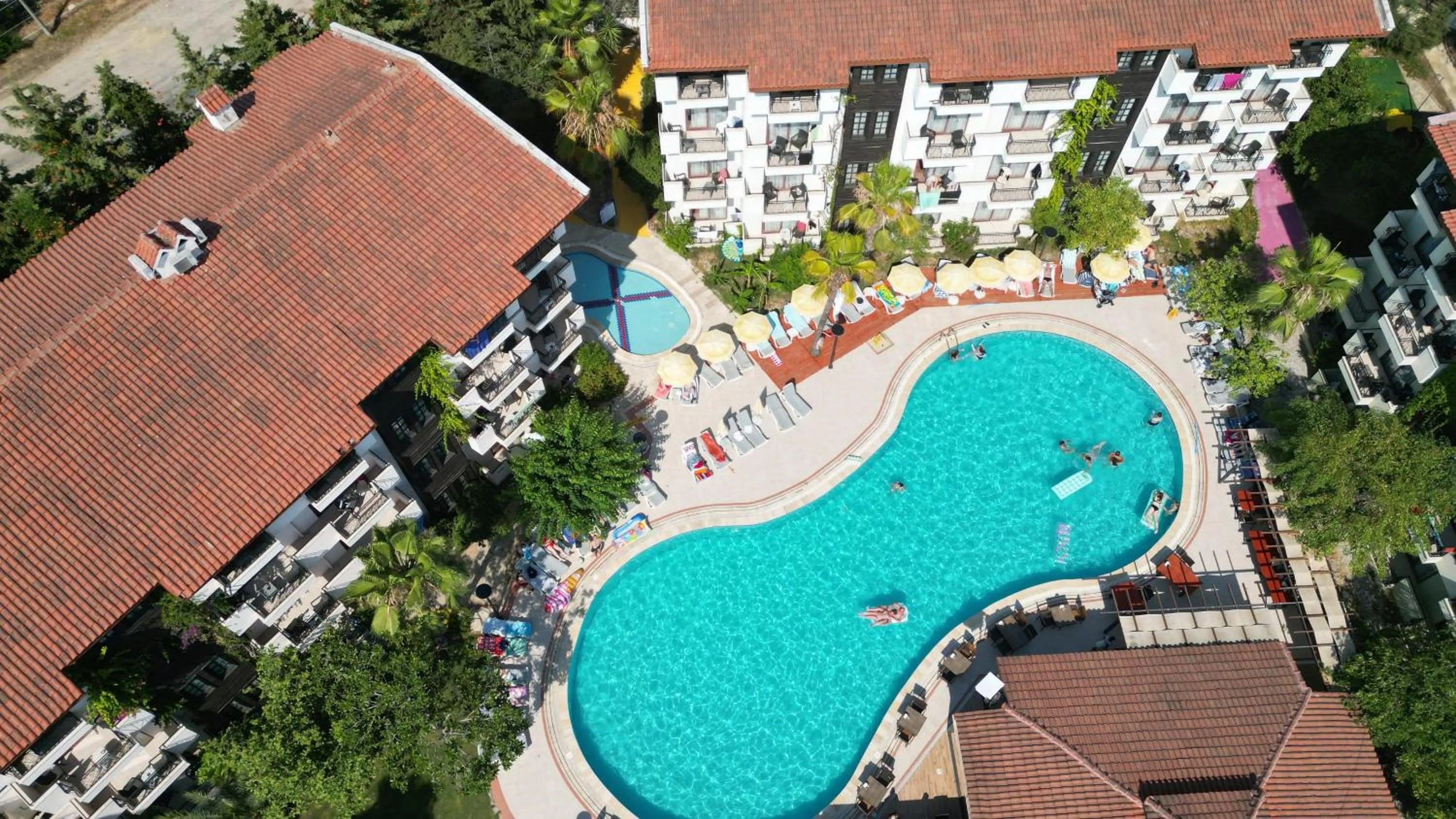 Property building in LEMAS SUITE HOTEL