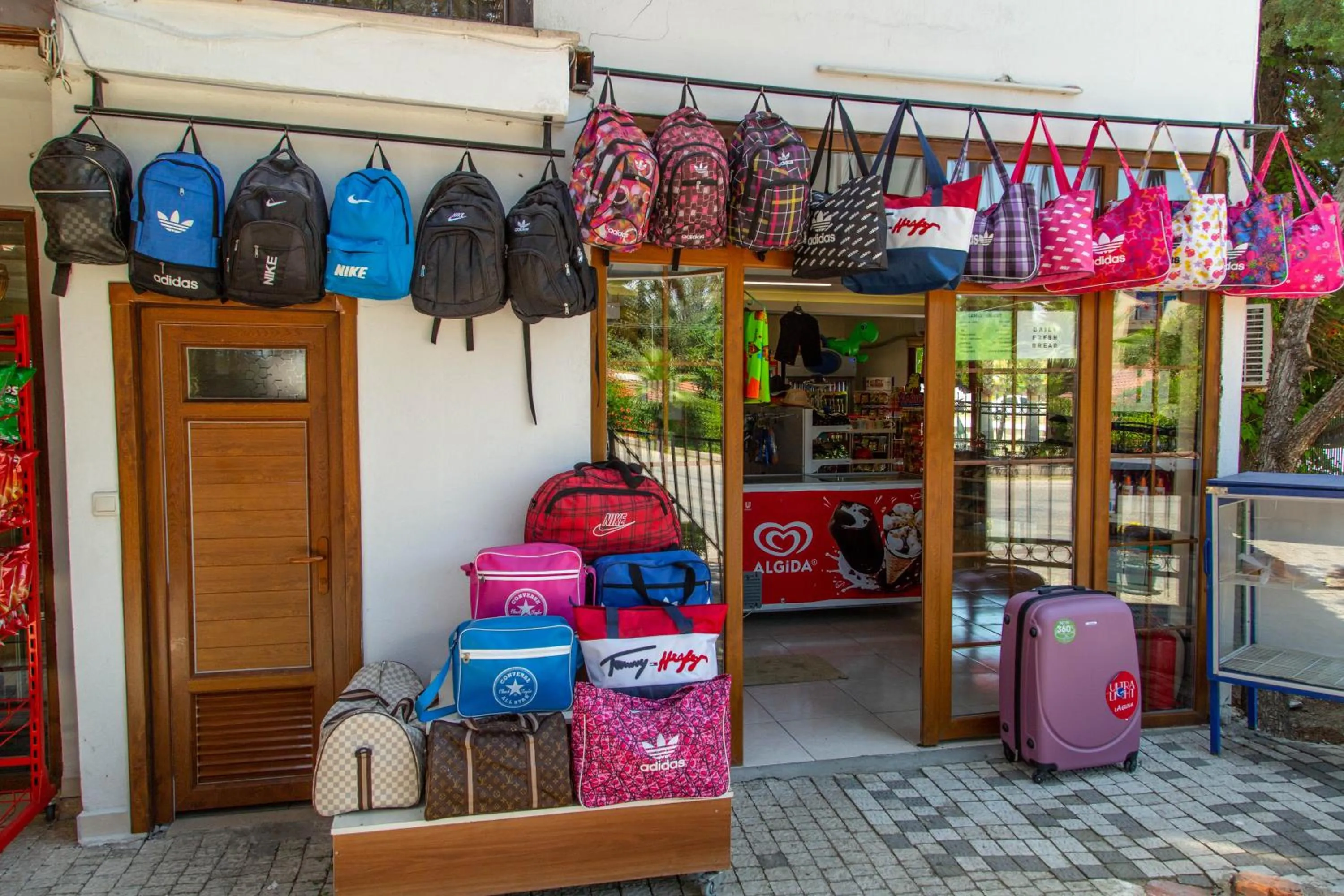 Day in LEMAS SUITE HOTEL