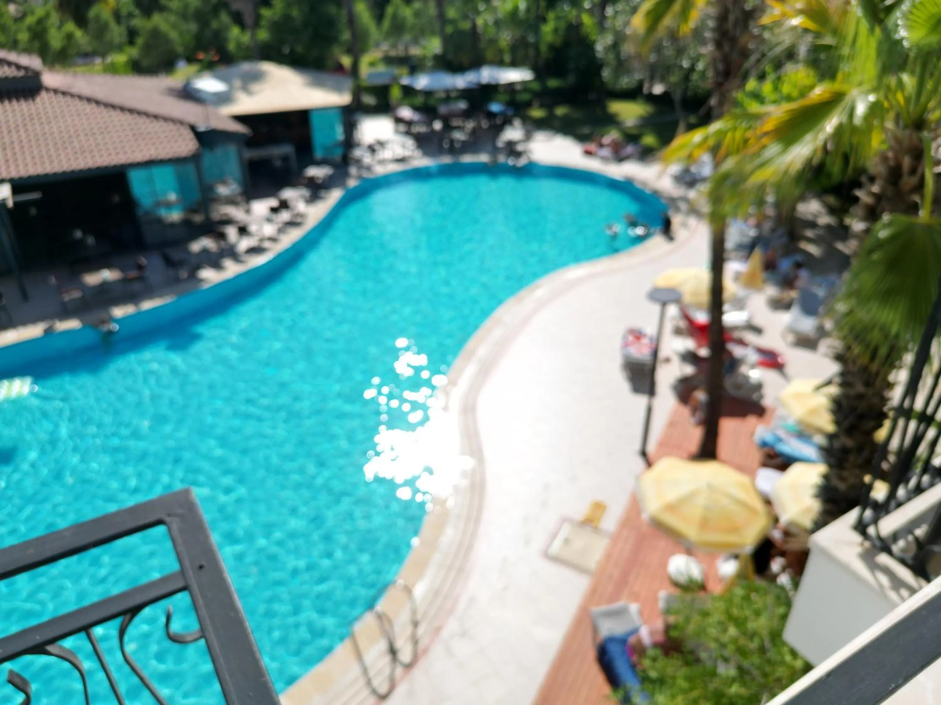 Day in LEMAS SUITE HOTEL