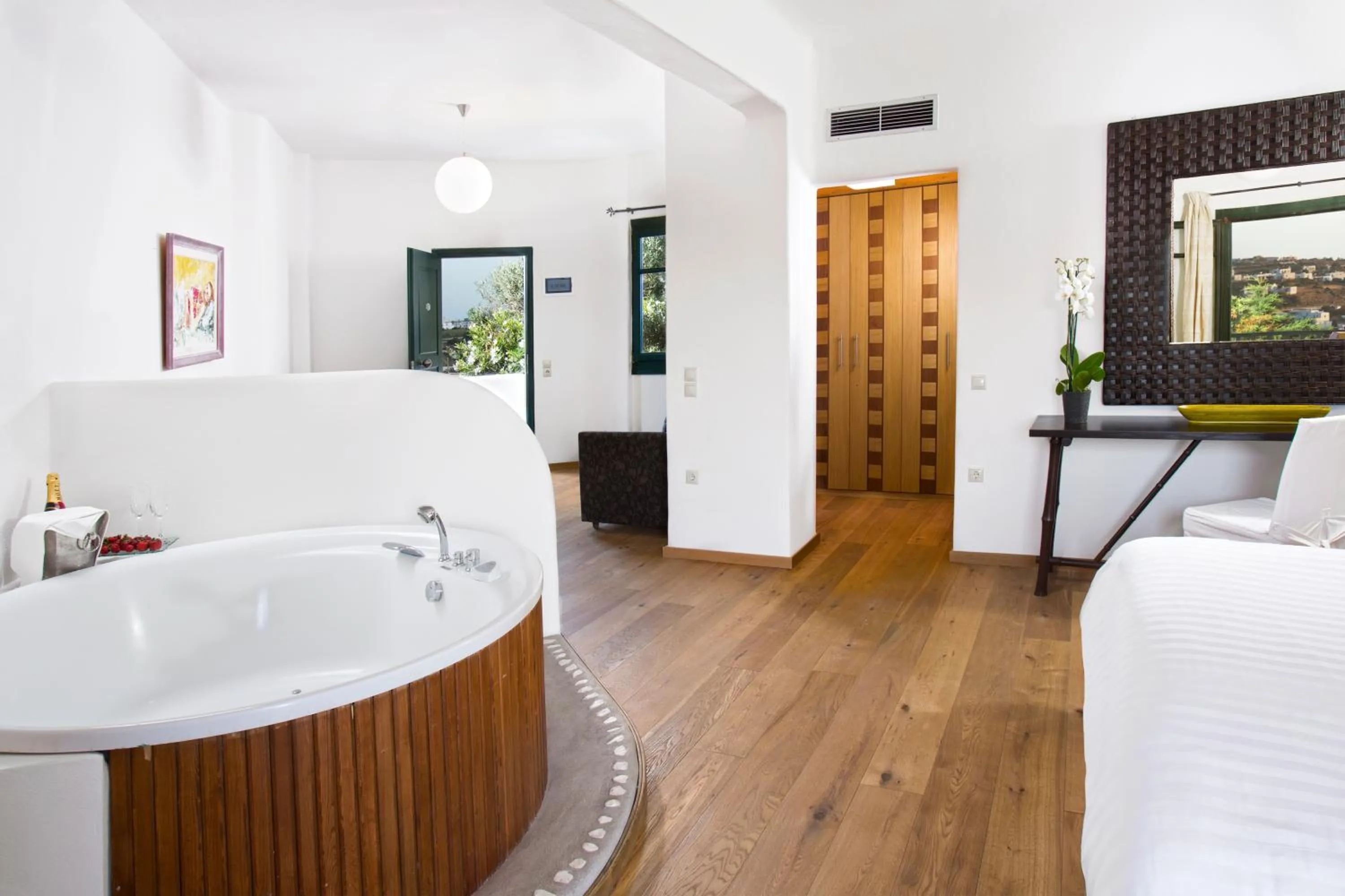 Hot Tub, Bed in Tharroe of Mykonos Boutique Hotel