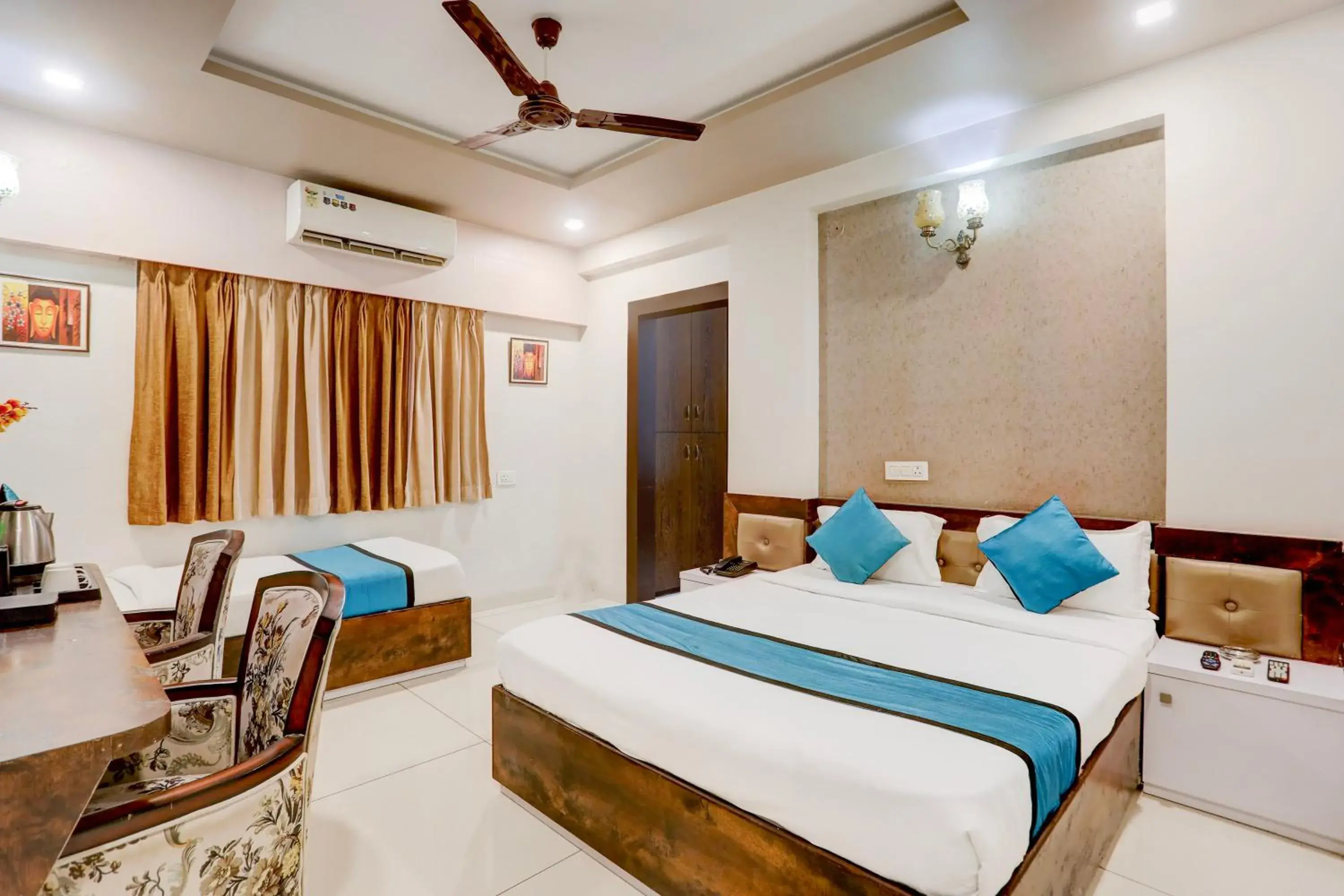 Family Room in The Byke Business Hotel - Signature Planet Vijay Nagar Family Room in The Byke Business Hotel - Signature Planet Vijay Nagar