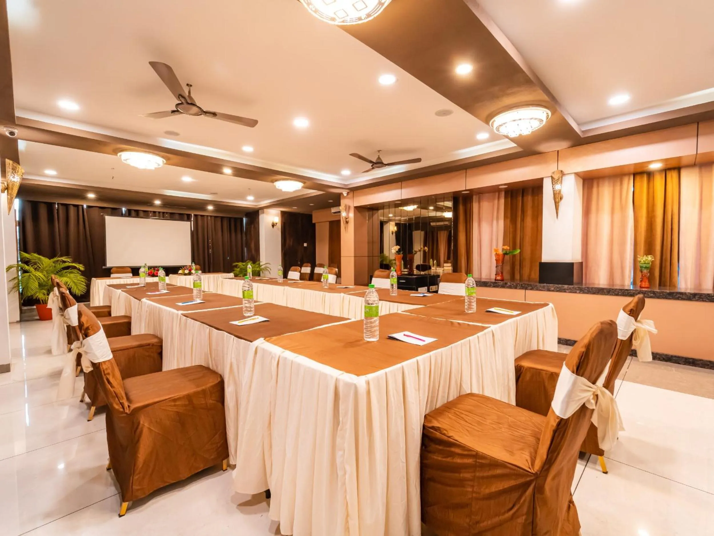 Meeting/conference room in The Byke Business Hotel - Signature Planet Vijay Nagar