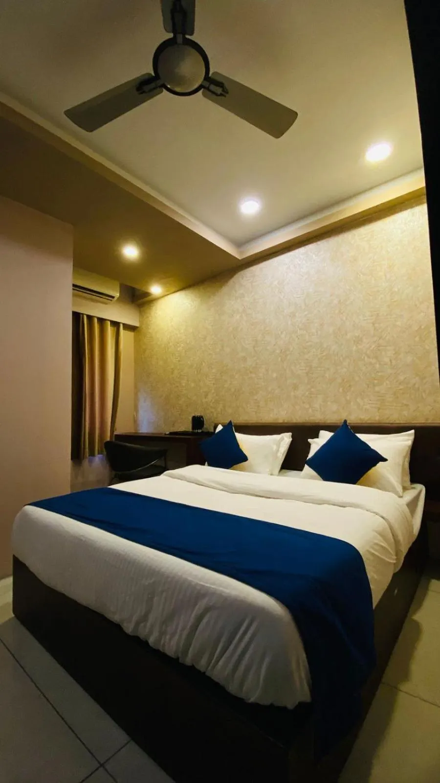 Bed in The Byke Business Hotel - Signature Planet Vijay Nagar